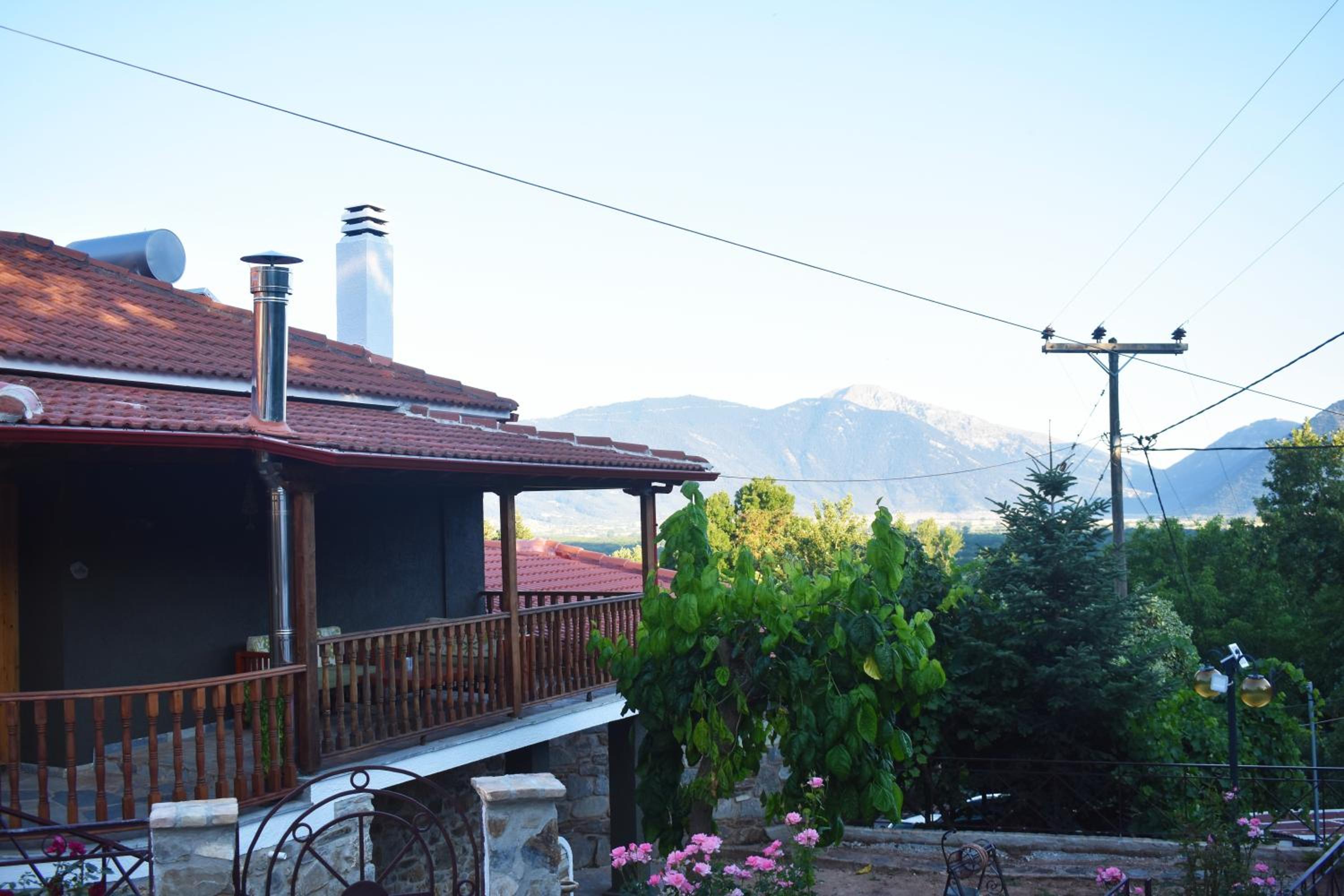 Capris Rustic Ηouse with Mountain View