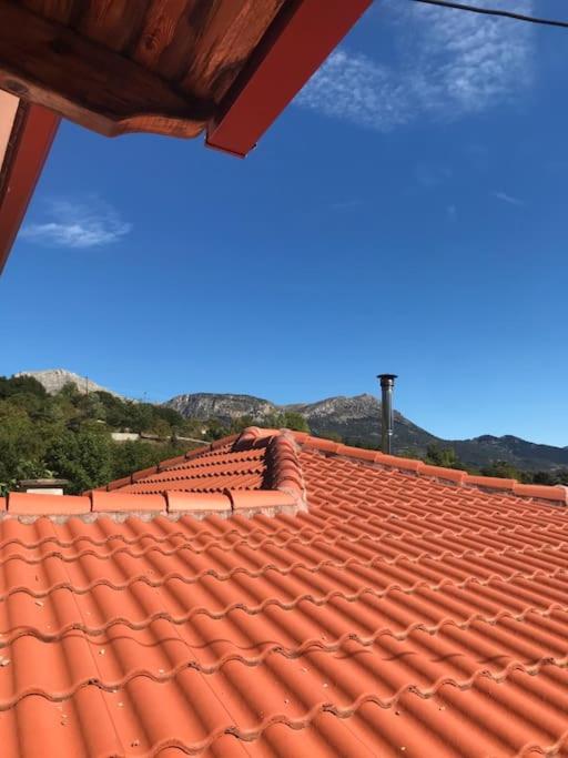 Capris Rustic Ηouse with Mountain View