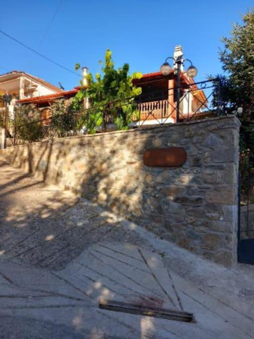 Capris Rustic Ηouse with Mountain View