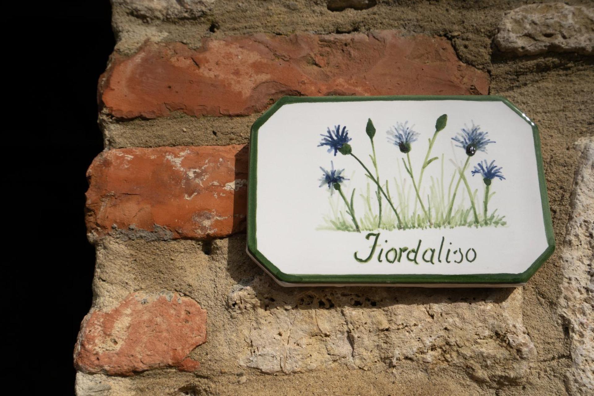 Casa Fiordaliso -new management-Panoramic Tuscan Retreat 360View & Infinity Pool view 3