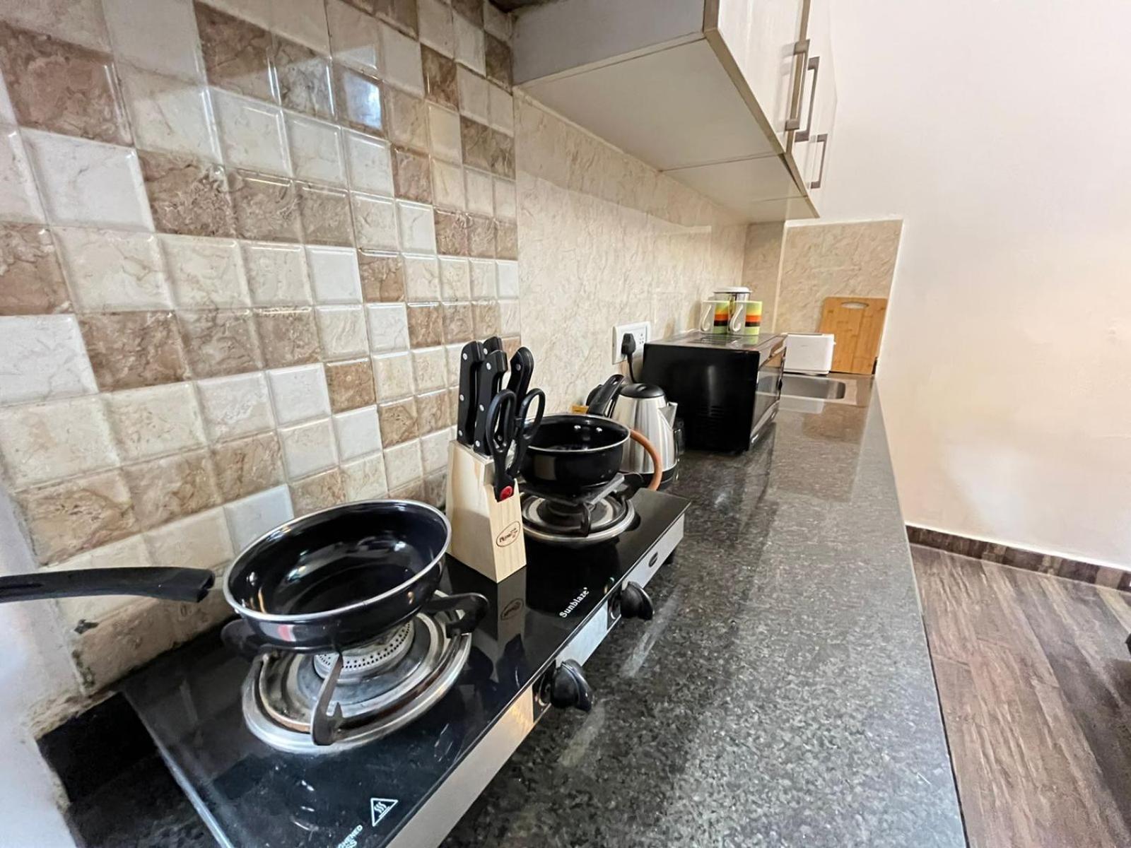 BedChambers Serviced Apartment, Jubilee Hills view 3