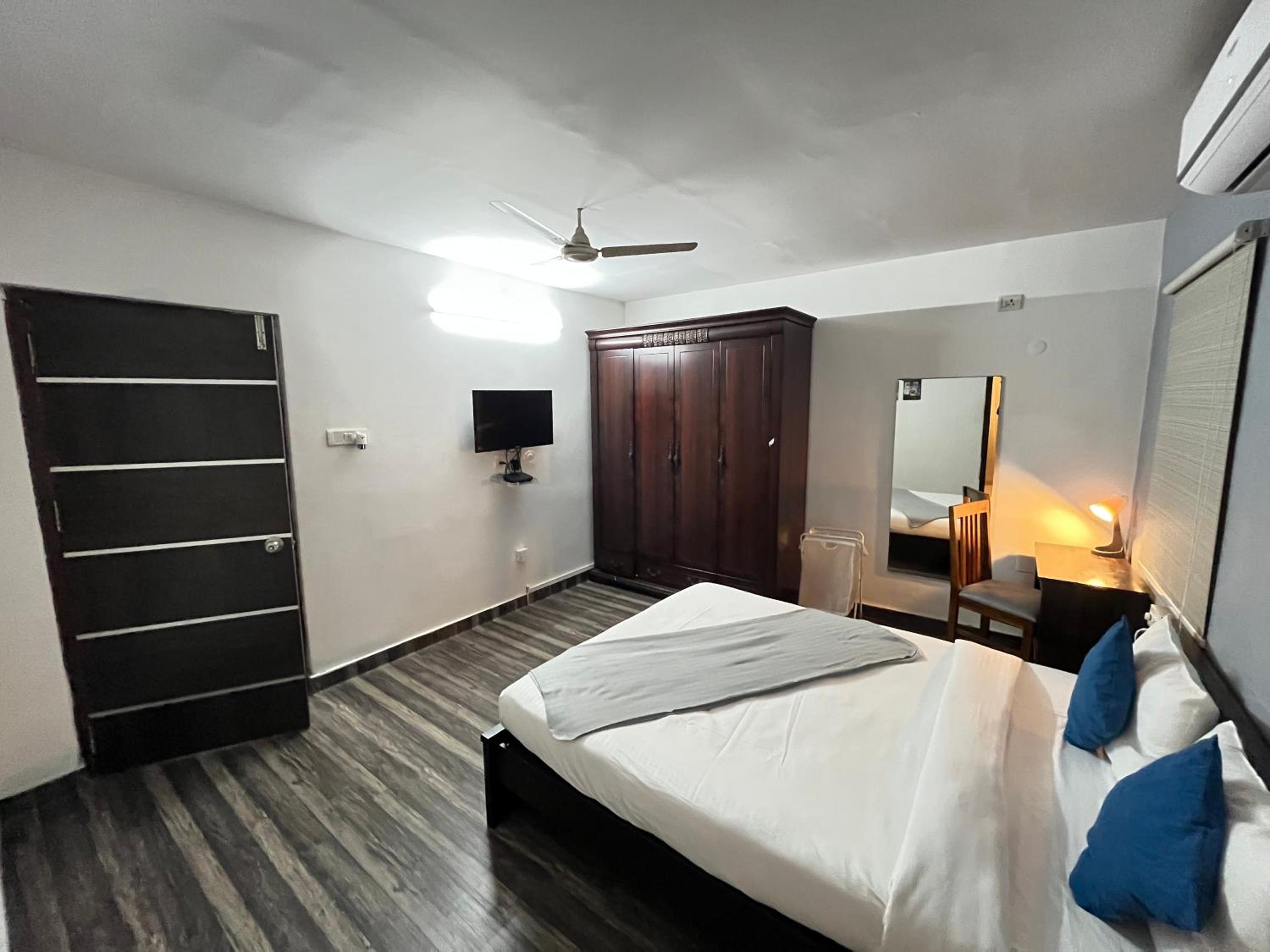 BedChambers Serviced Apartment, Jubilee Hills view 5
