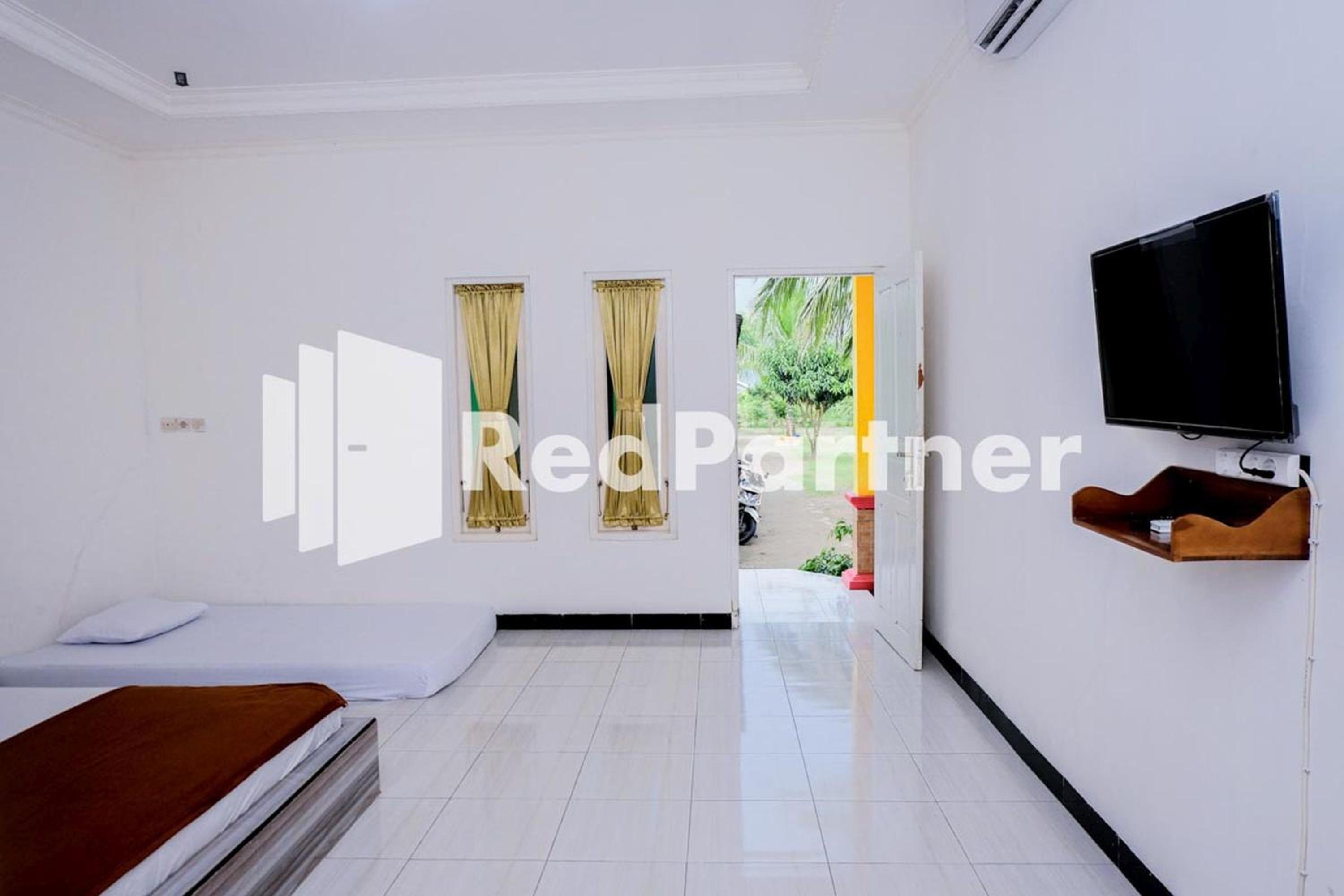 Villa Ikhbar Ciletuh RedPartner