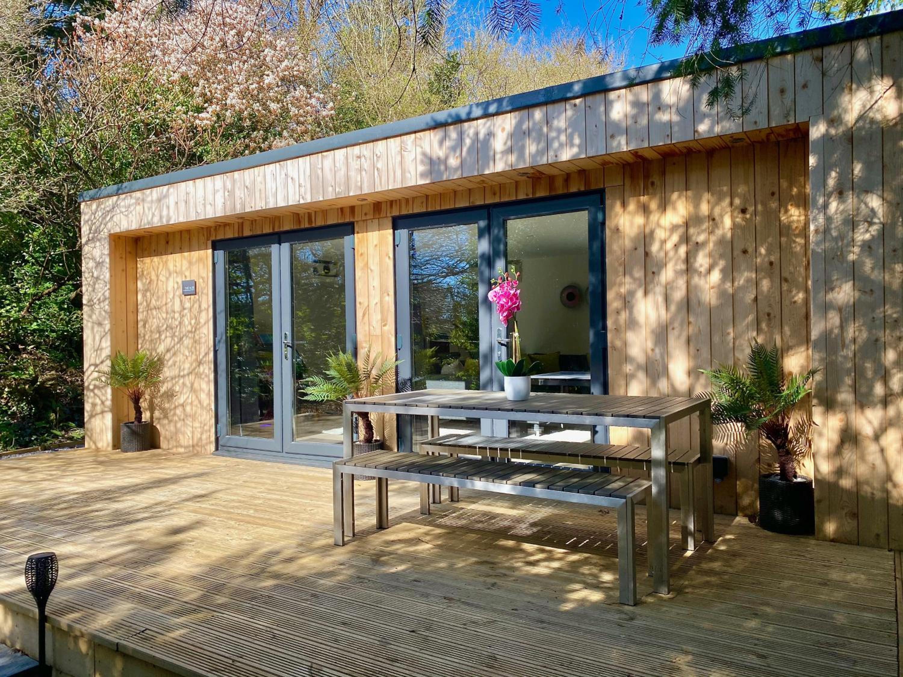 Sunridge Fishing Lodge with Hot Tub & Giant Cinema view 5