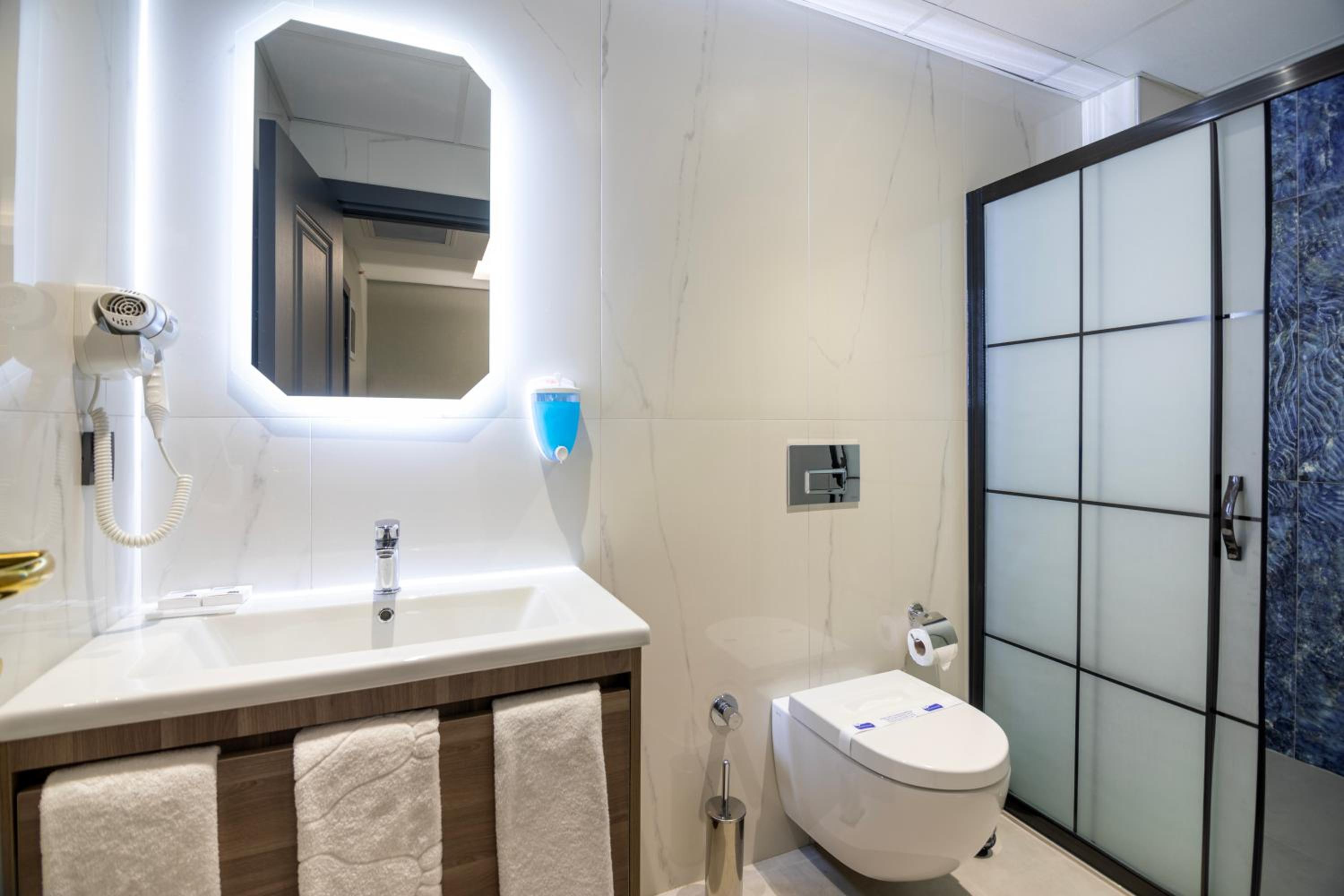 The Omiya Otel - Image 42