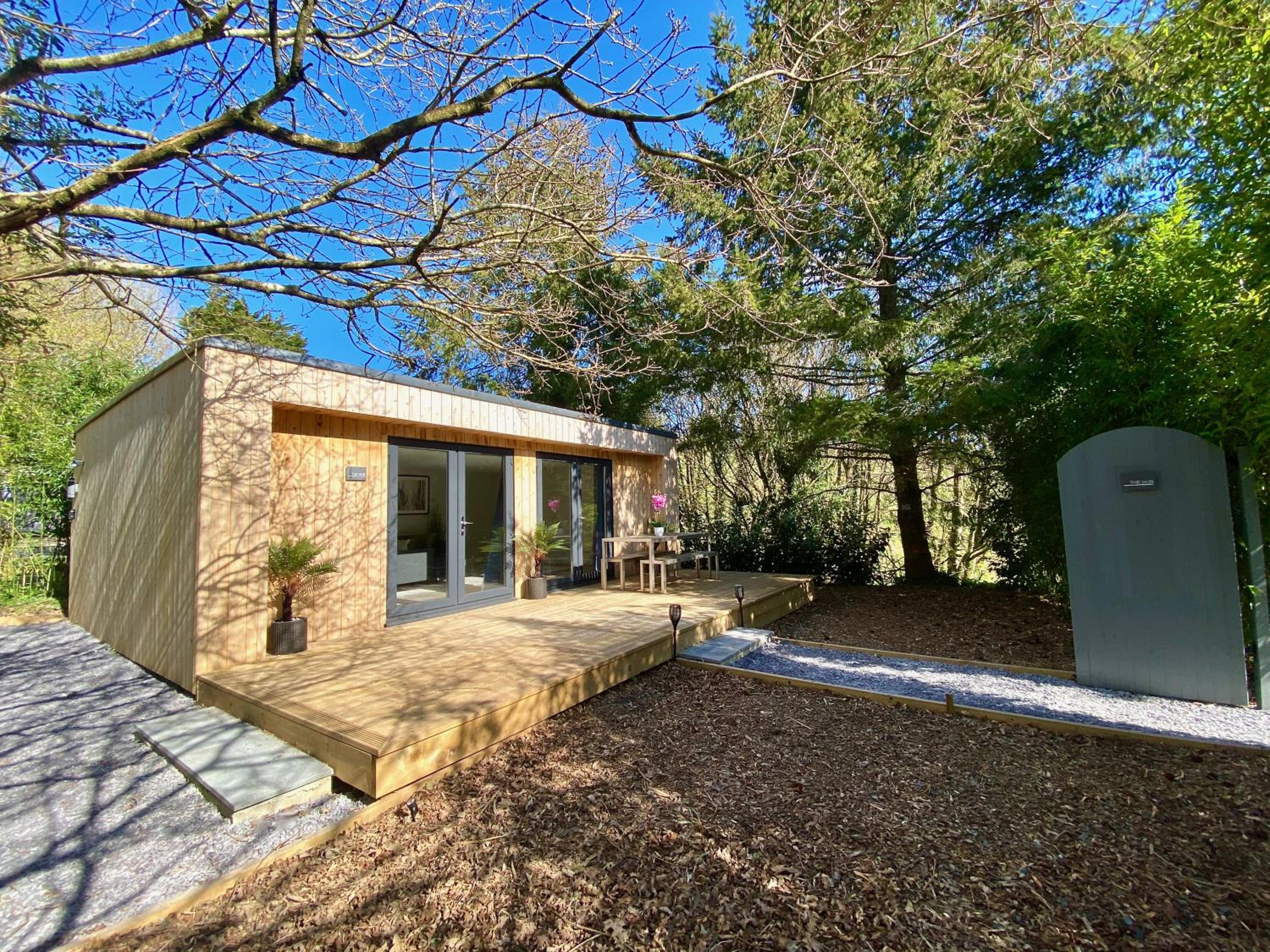 Hotel Sunridge Fishing Lodge With Hot Tub & Giant Cinema