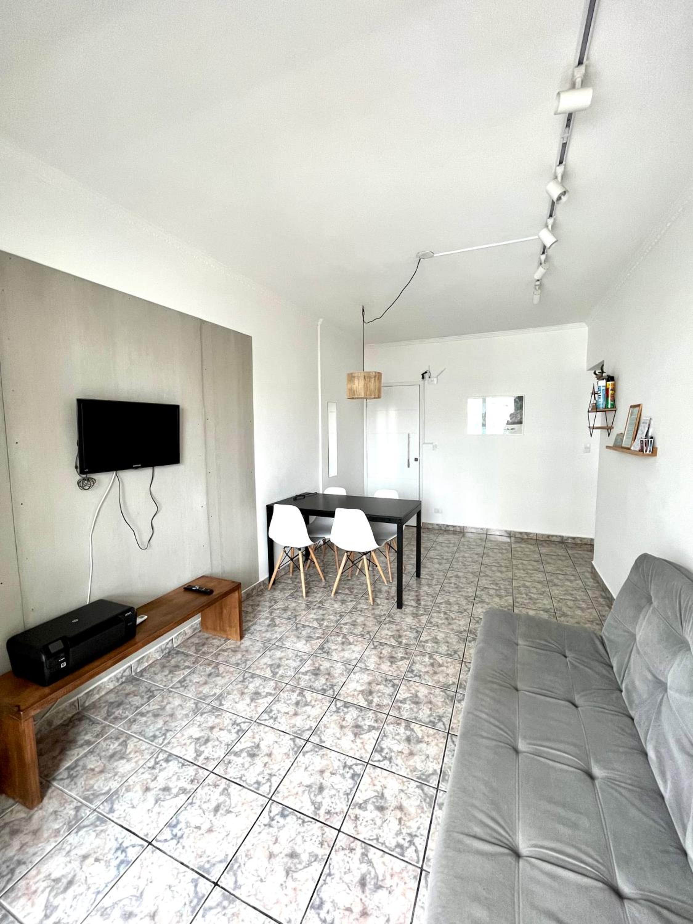 Apt 2 dorm na quadra da praia Ocian - Praia Grande SP