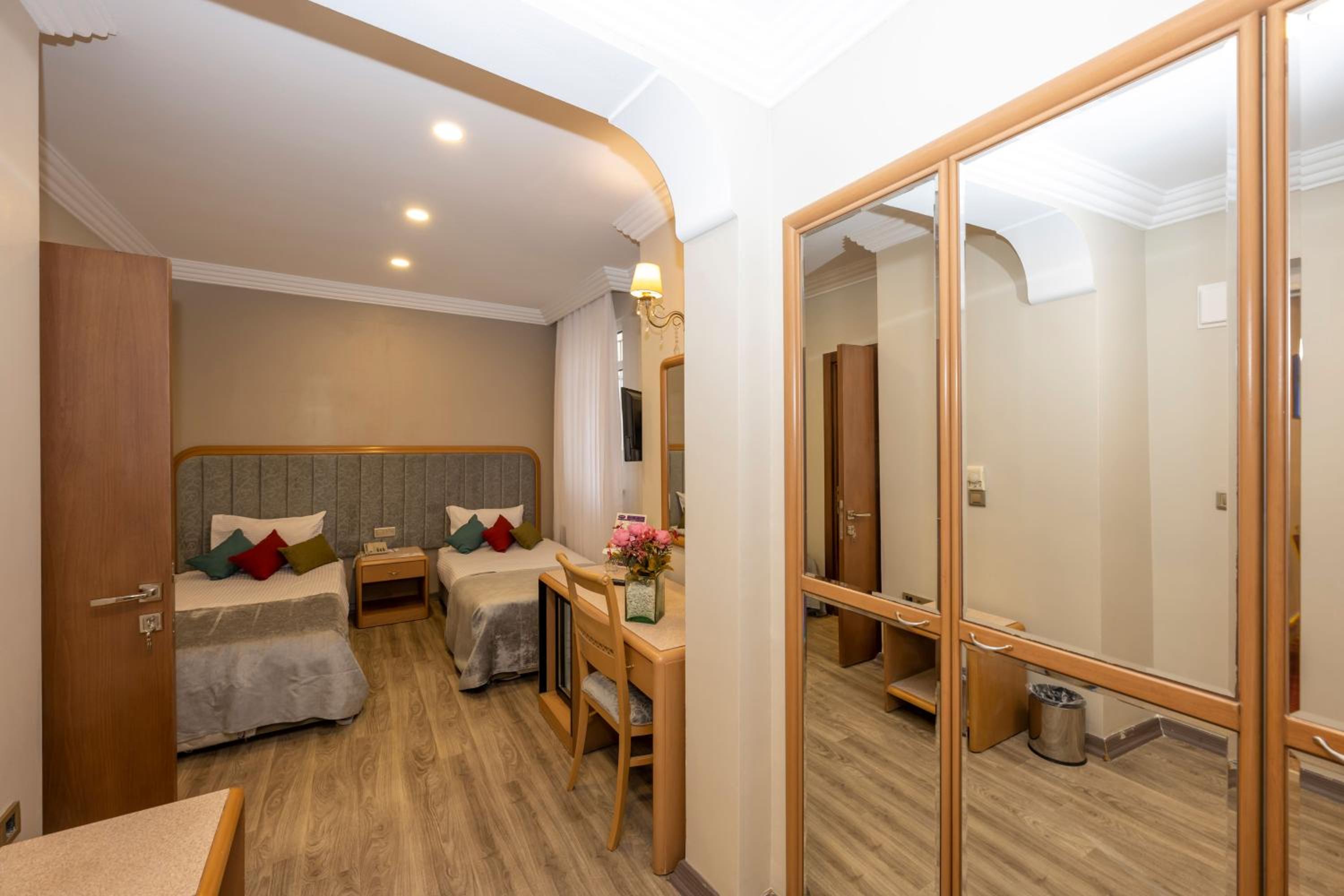 Grand Anka Hotel - Image 25