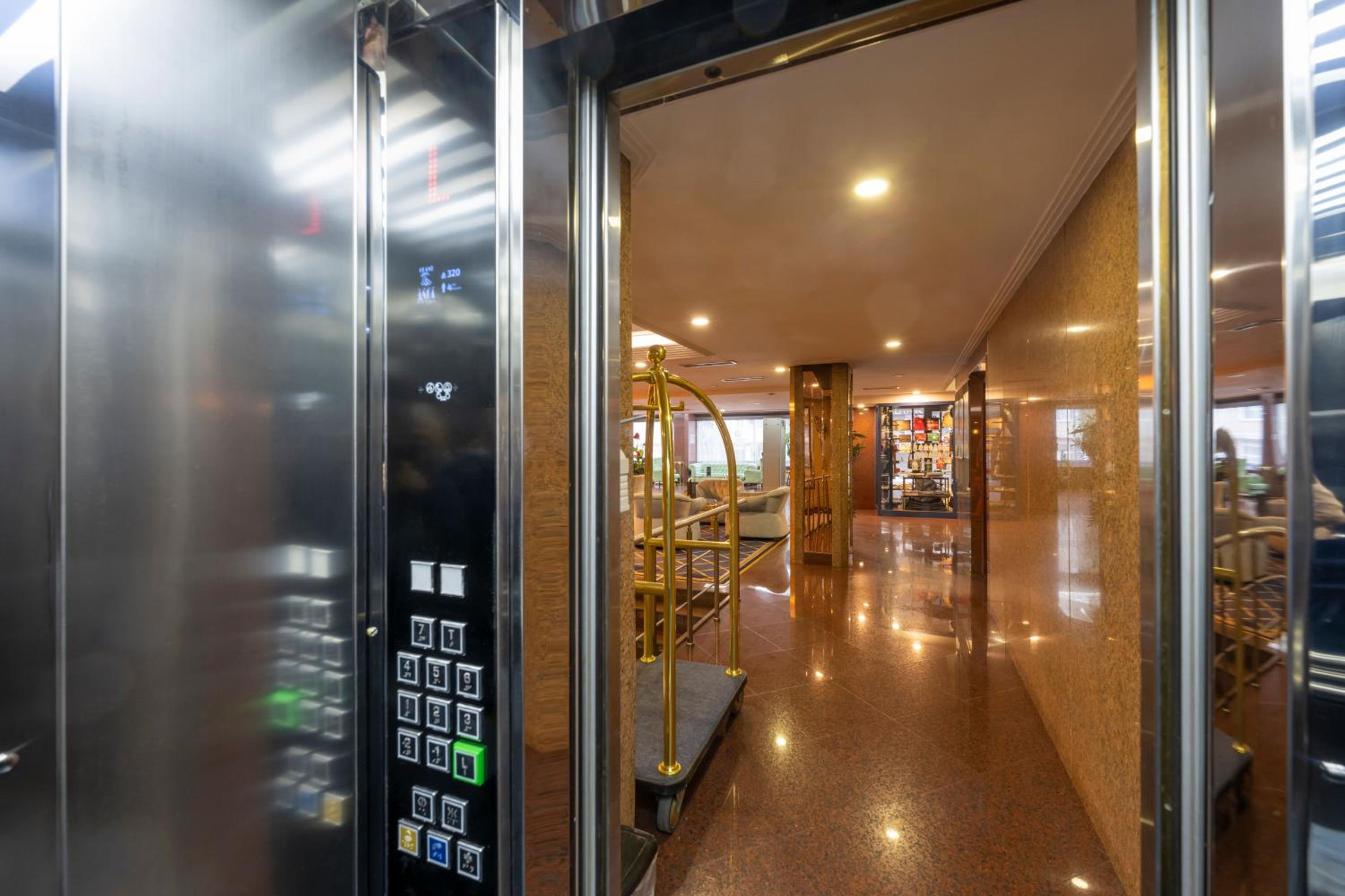 Grand Anka Hotel - Image 27