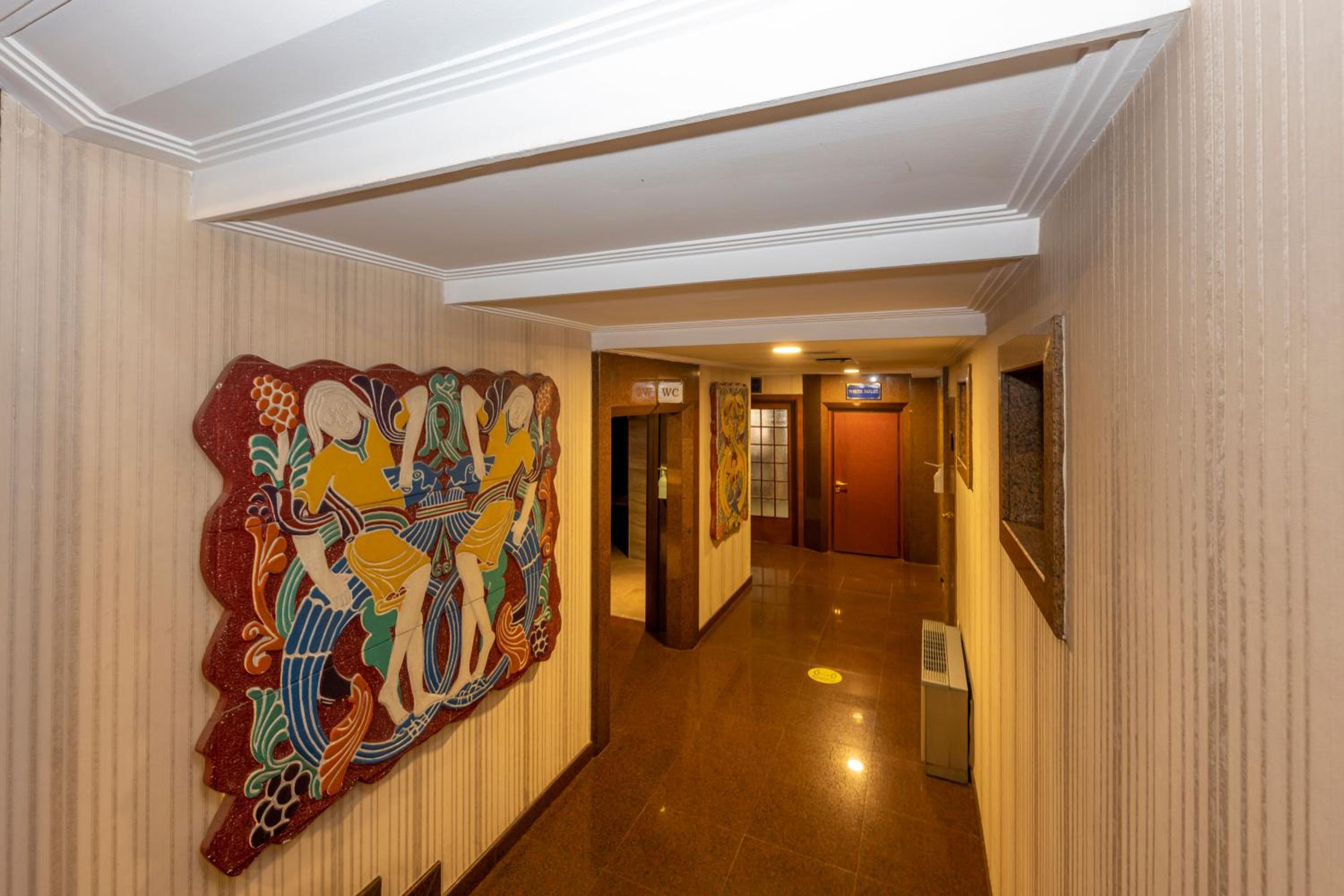 Grand Anka Hotel - Image 31