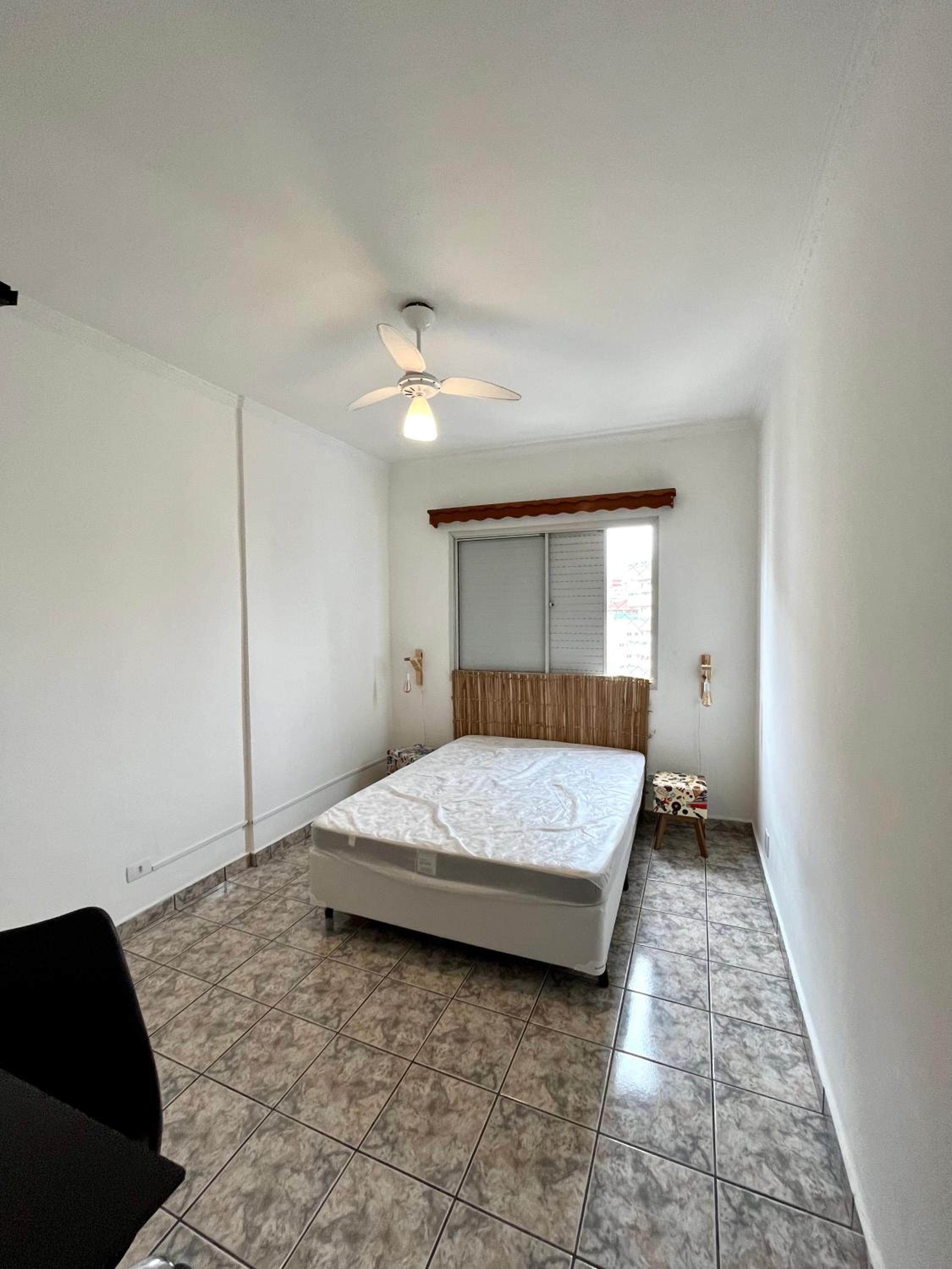 Apt 2 dorm na quadra da praia Ocian - Praia Grande SP