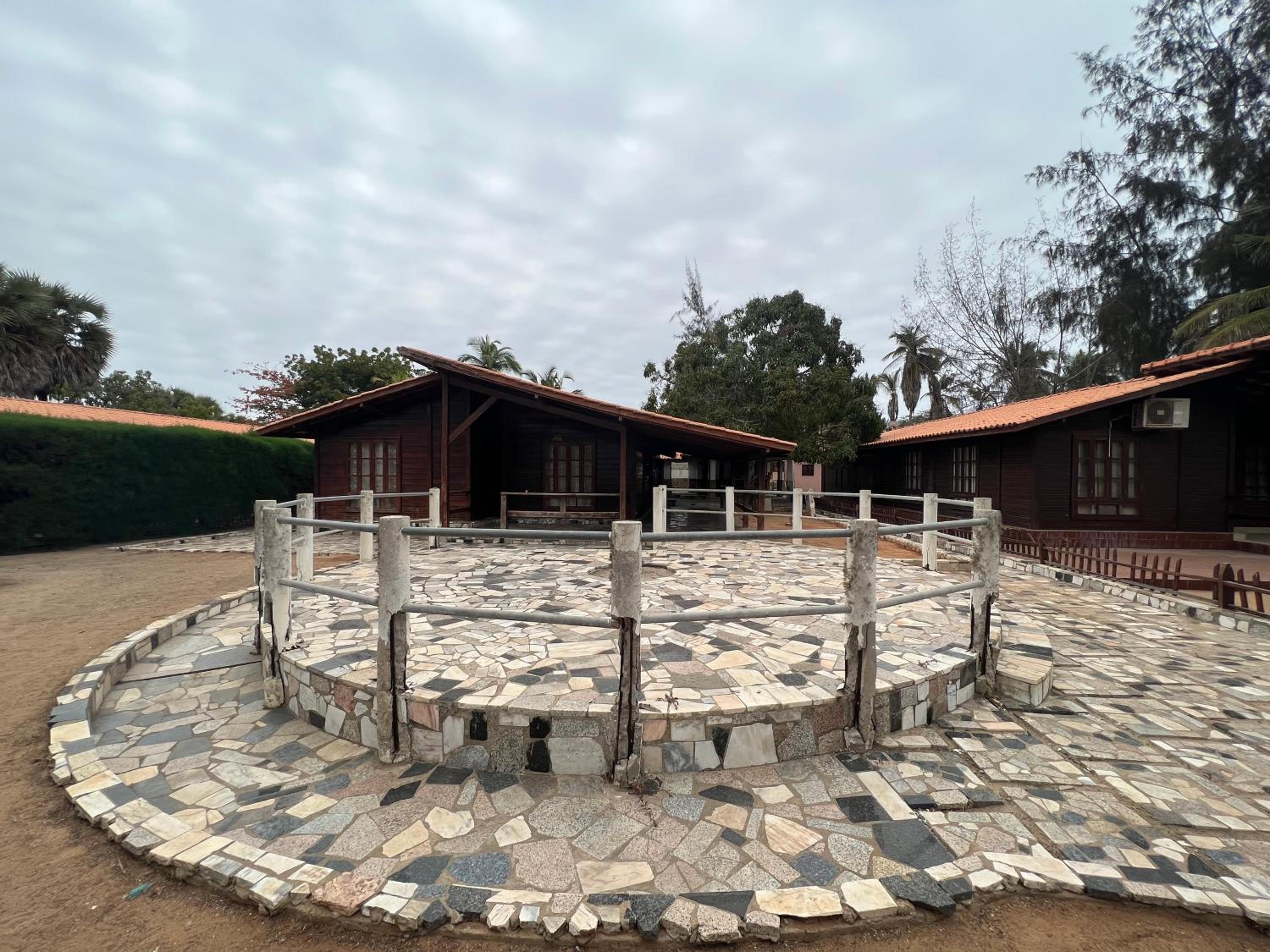 A 1 minuto do Mar! Casa Mármore V4 em Zona Sossegada na Ilha do Mussulo