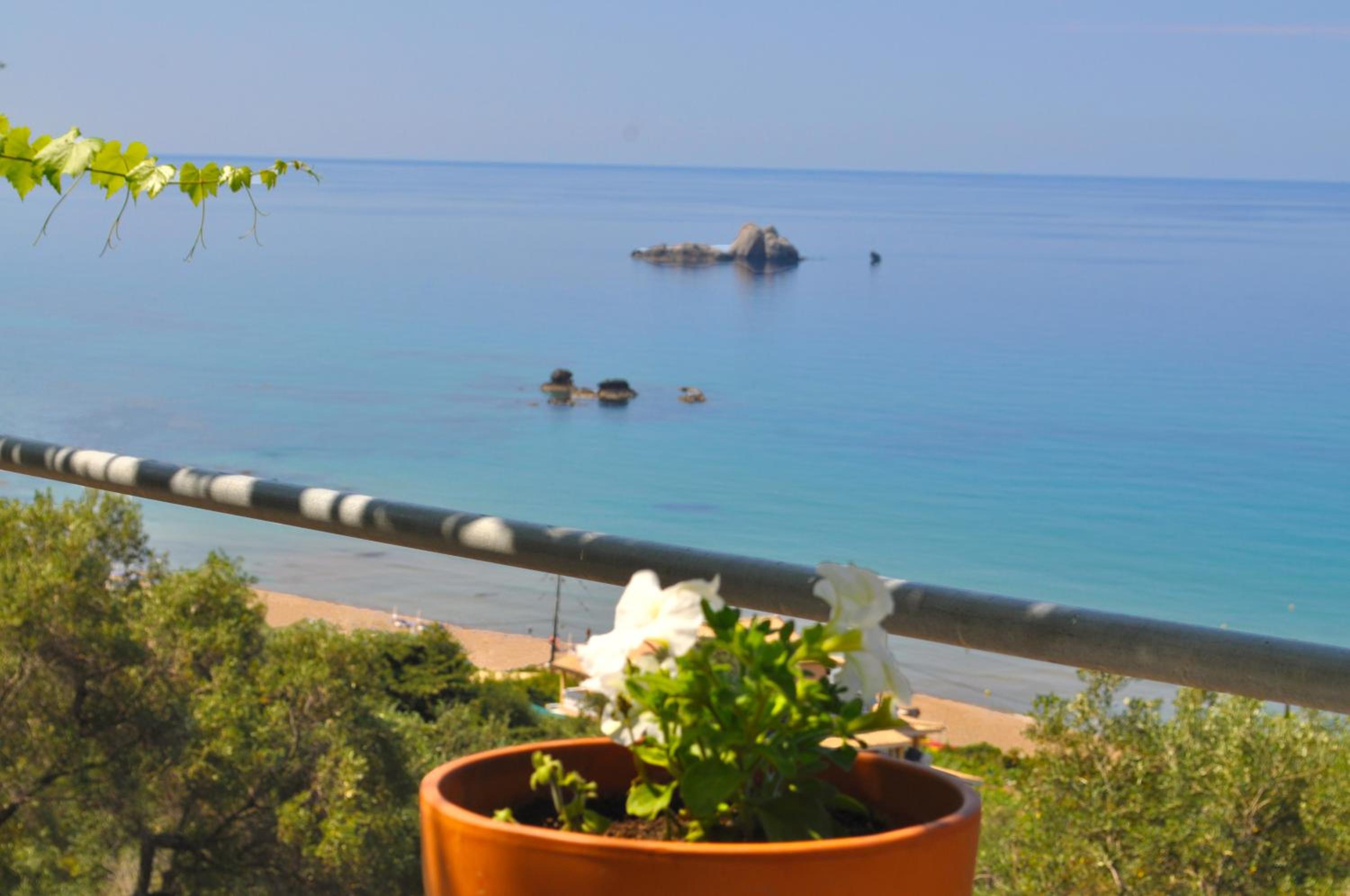 Luxury Loft Apartment with Pool - Pelekas Beach, Corfu