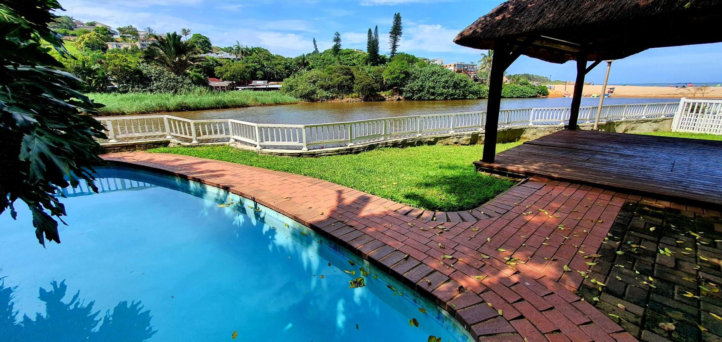 Inn On The Sea 3 - 8 Sleeper - Gorgeous and Sophisticated Beach Style Living view 4