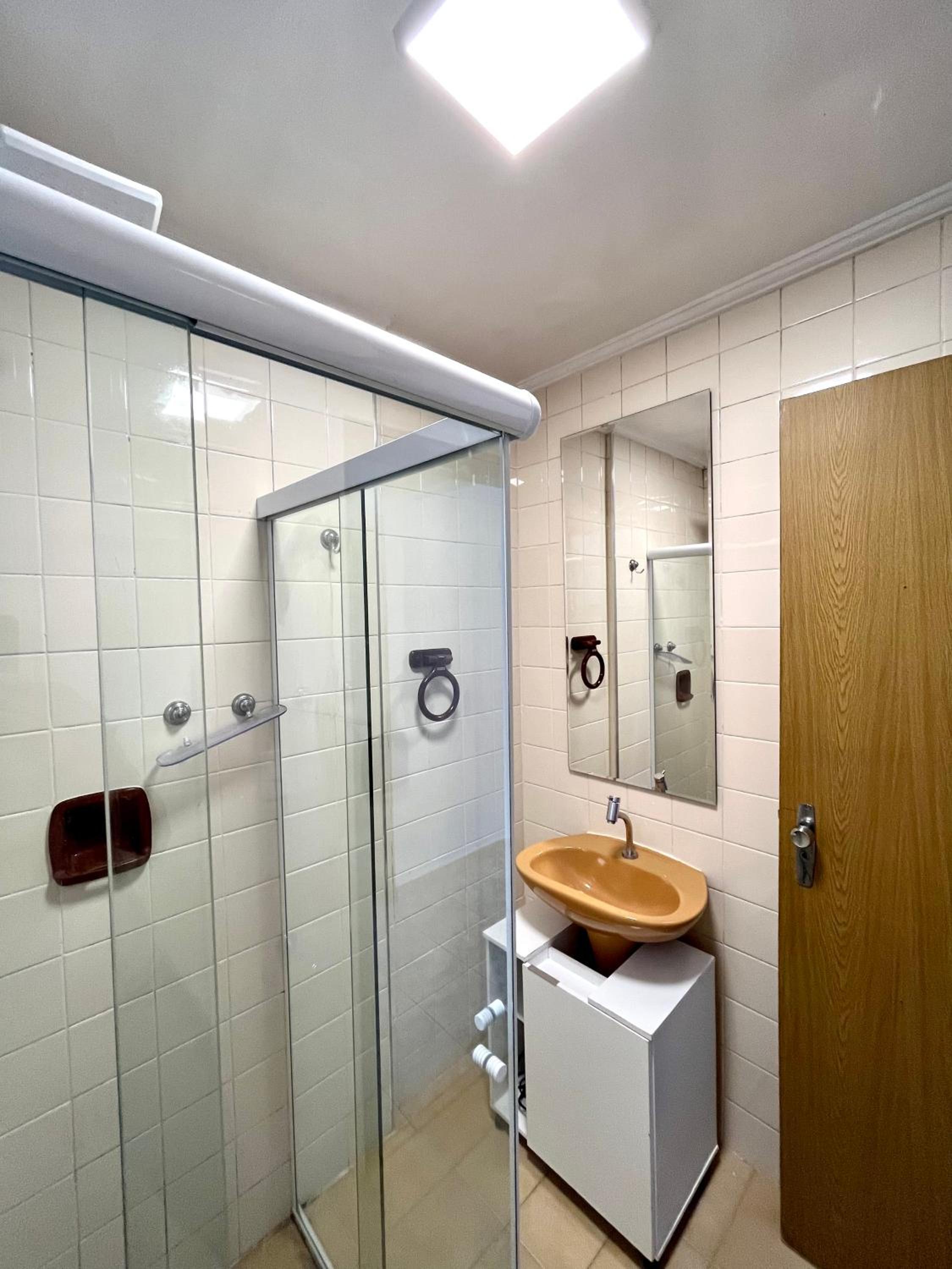 Apt 2 dorm na quadra da praia Ocian - Praia Grande SP