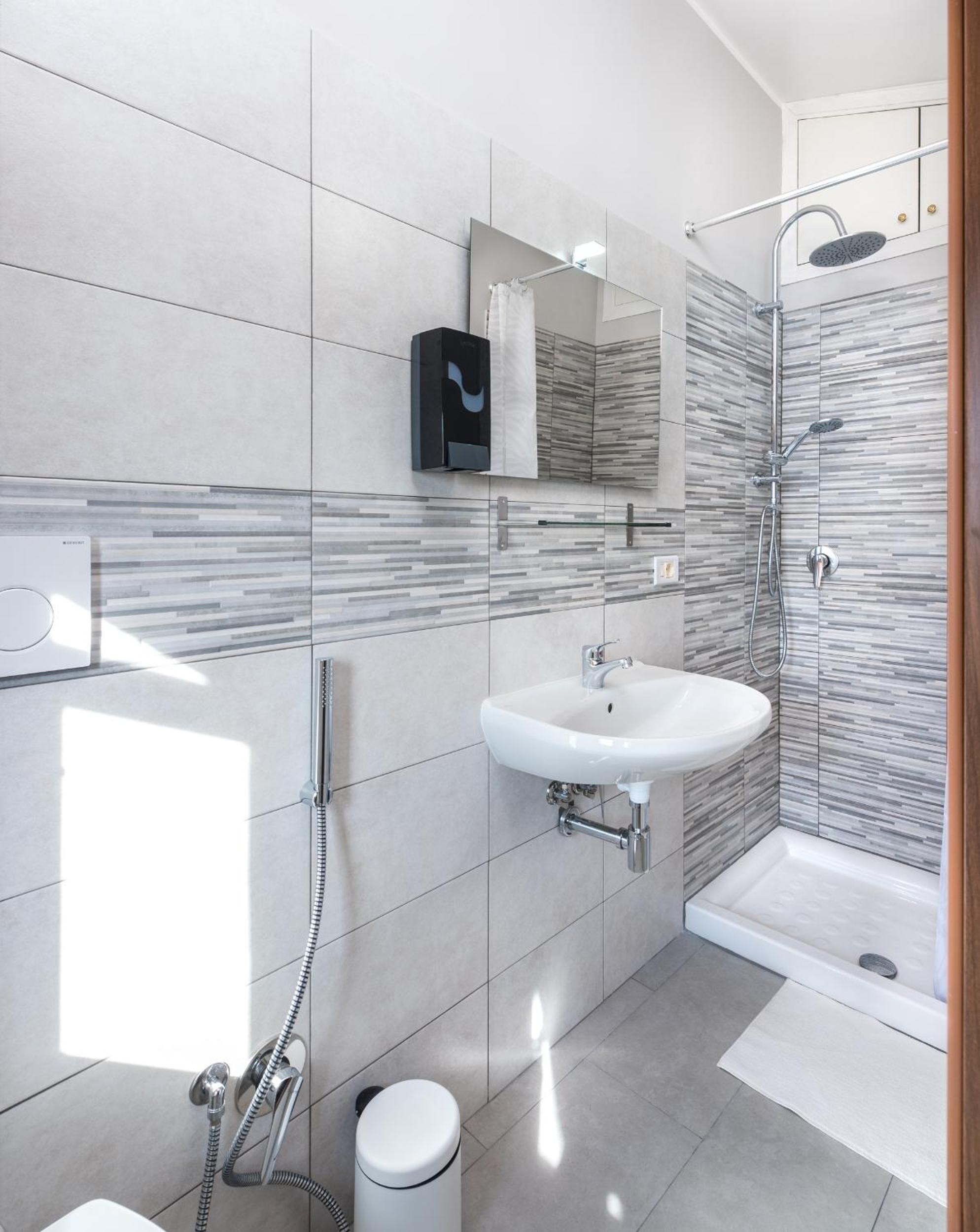Travelershome Ciampino&Morena GuestHouse