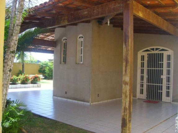 Casa na praia com piscina, churrasqueira e sinucão