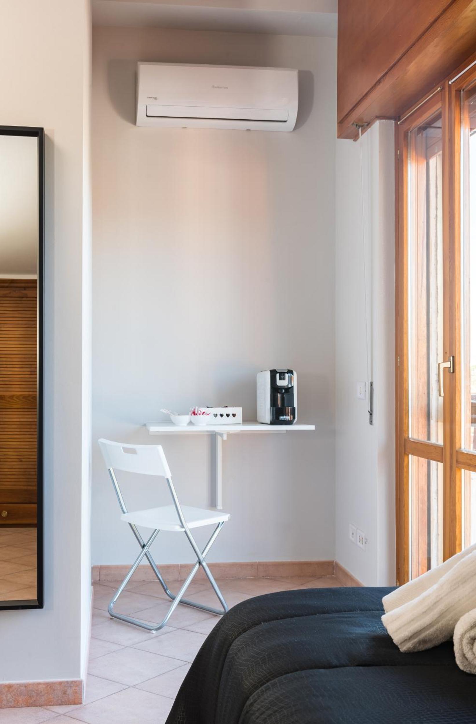 Travelershome Ciampino&Morena GuestHouse