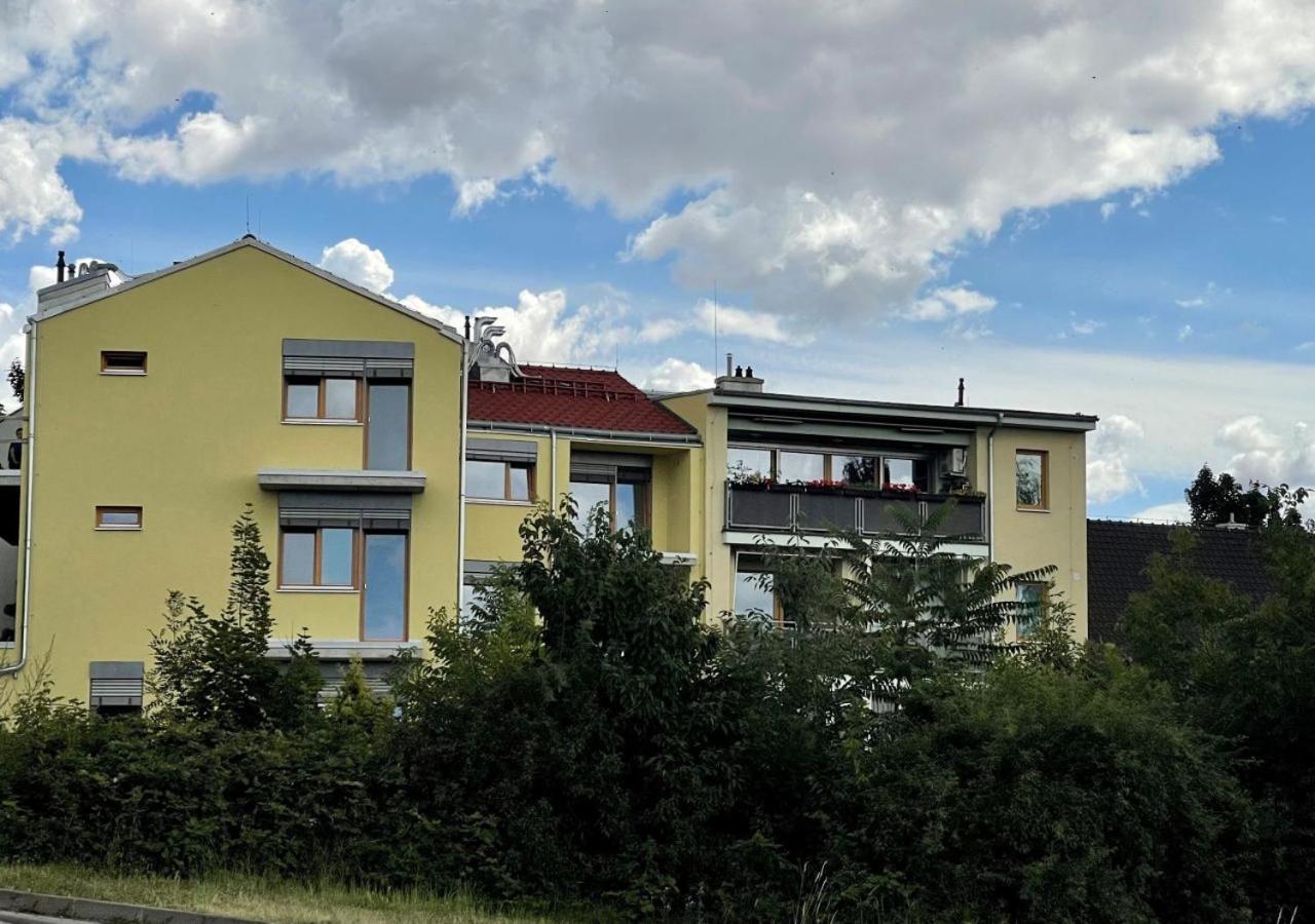 EFI Residence Holzova 28