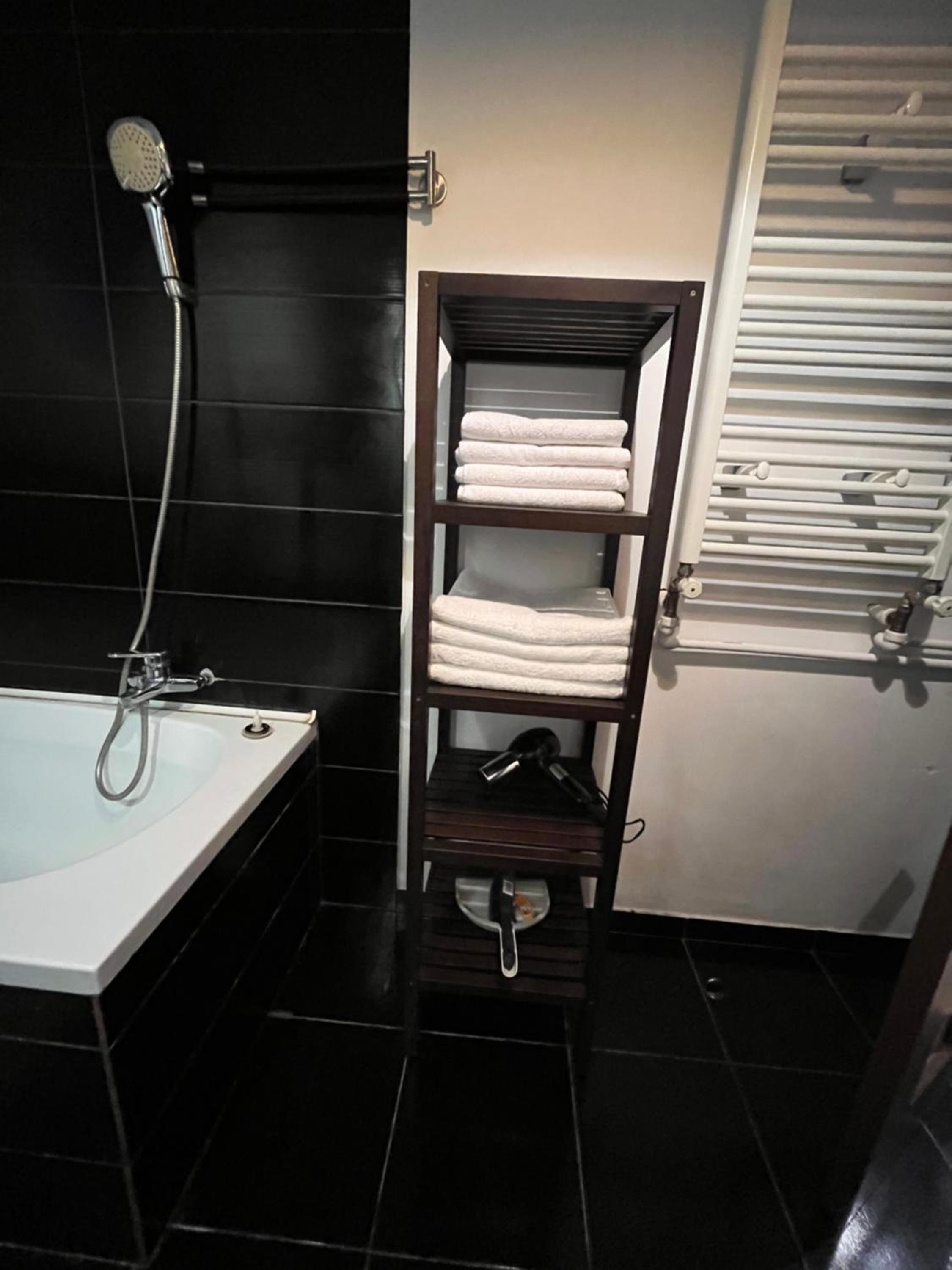 O mansarda intima :) - the intimate attic :) view 4