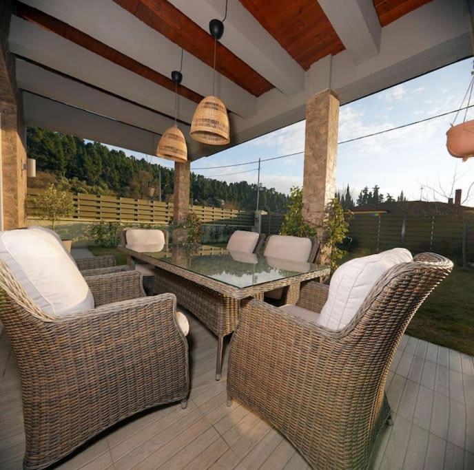 Villa ELi - Luxury Nature Getaway - Strategically located for Beach Exploration - Onsite Power for Electric Vehicle view 3