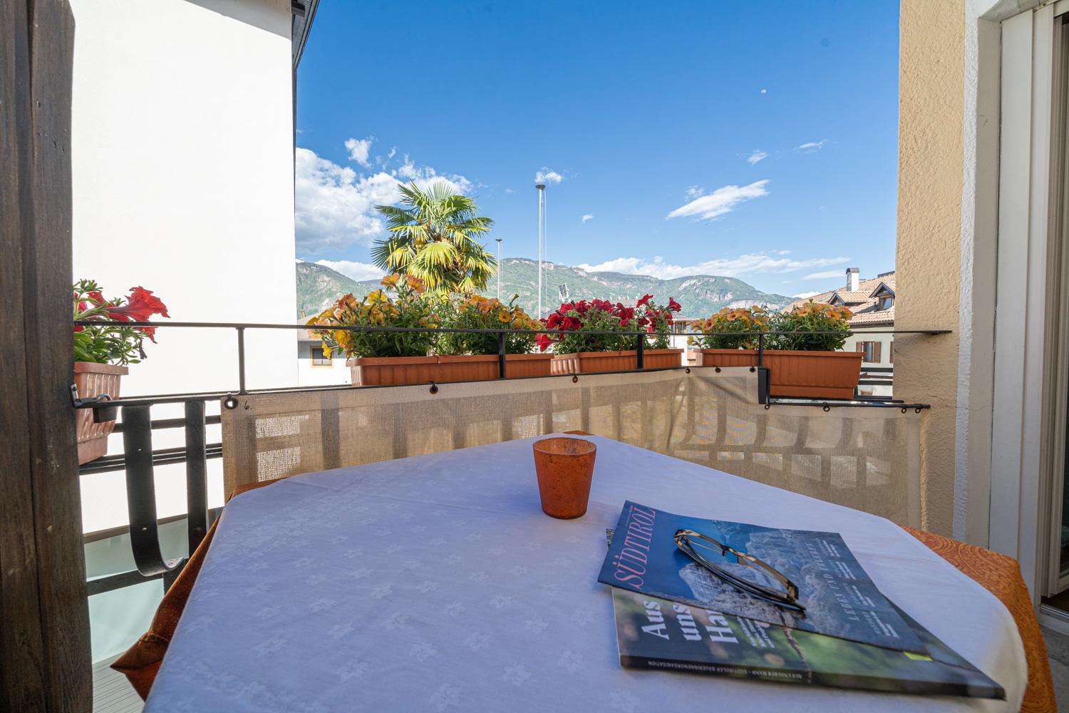 Kreuzwegerhof Nals - Historic Nature Stay with Pool near Meran & Bozen