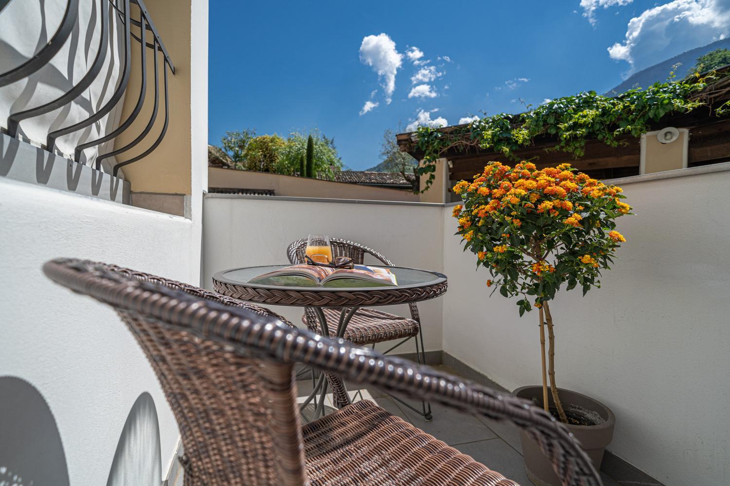 Kreuzwegerhof Nals - Historic Nature Stay with Pool near Meran & Bozen