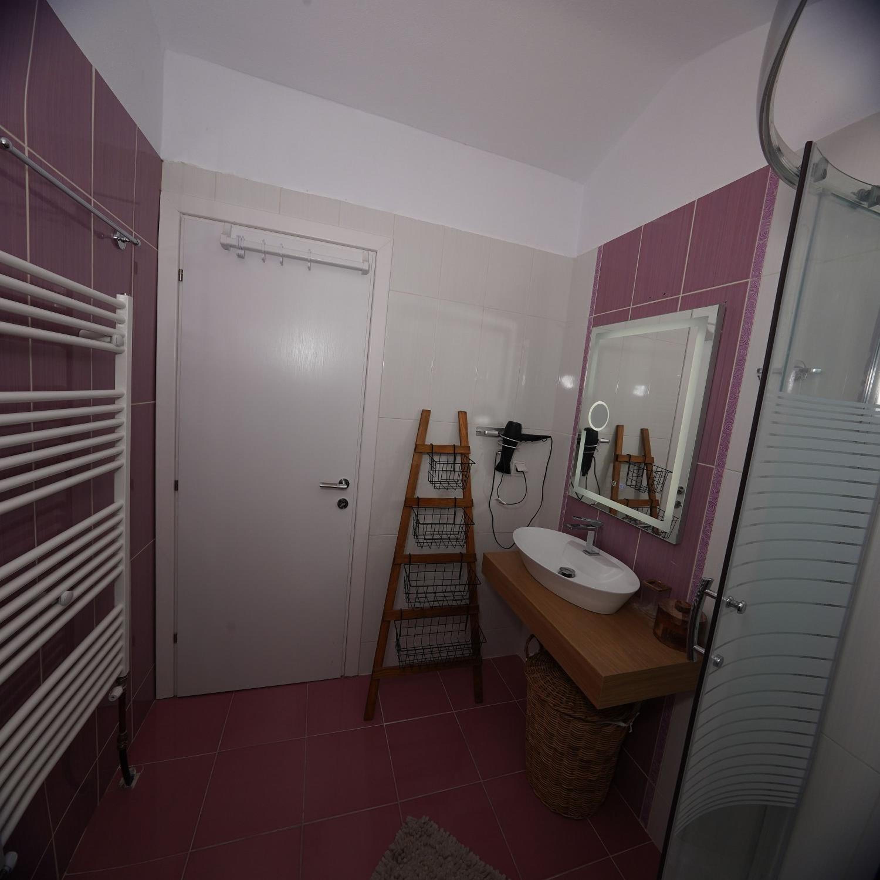 Photo 46