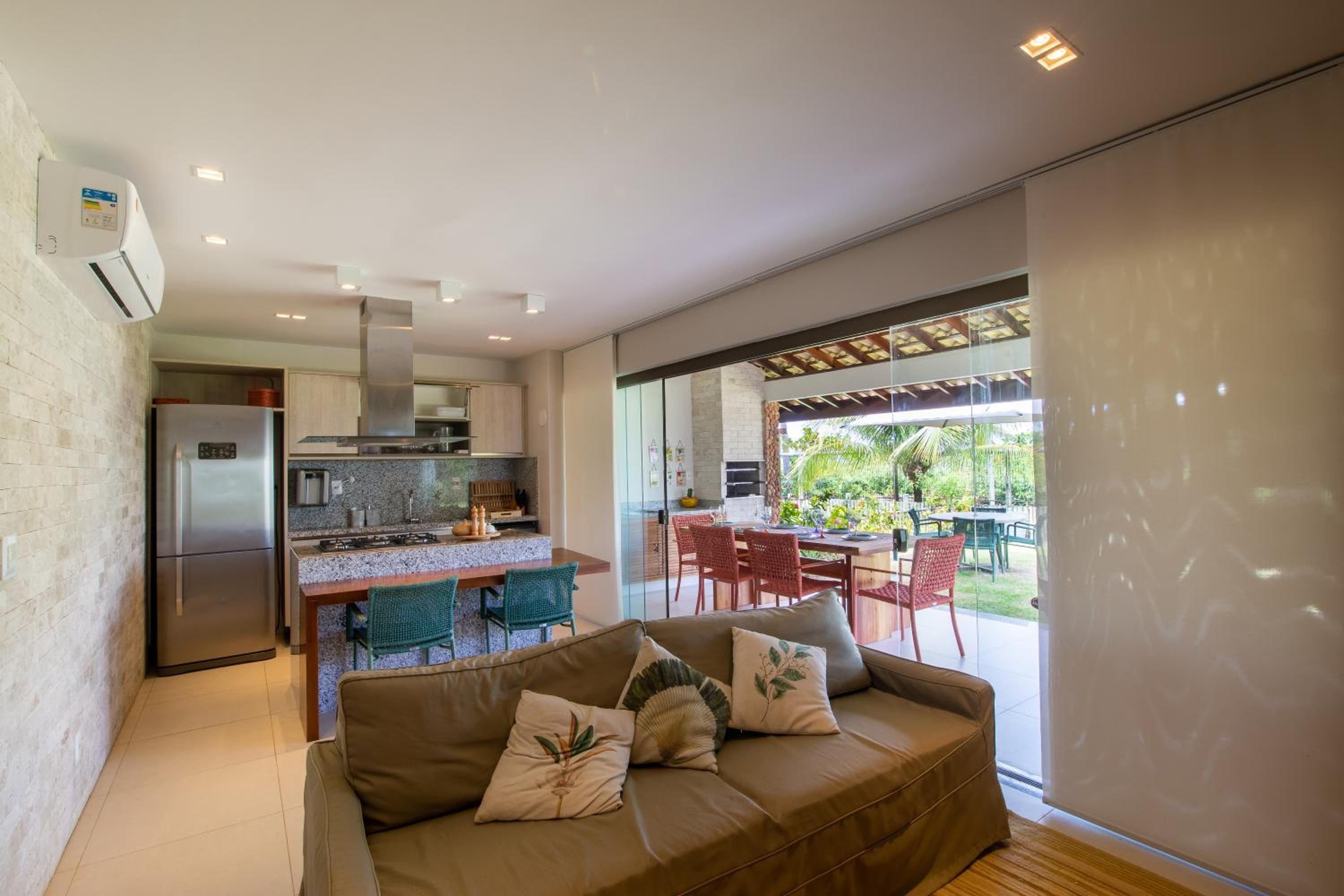 3-bedroom bungalow with garden in Imbassaí