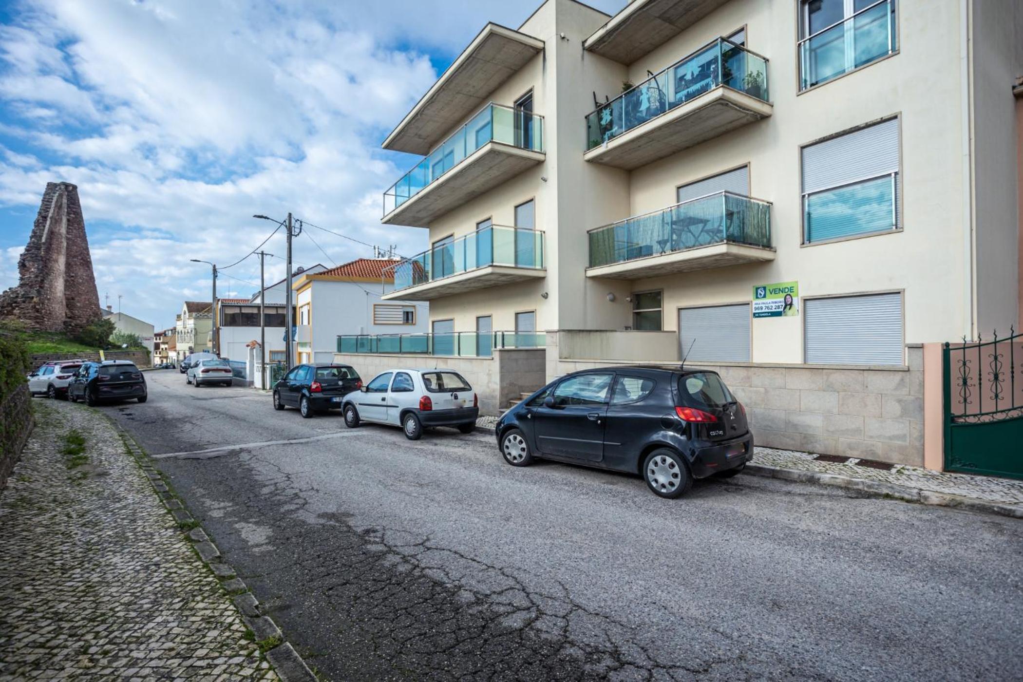 Hotel Buarcos Sunset Apartment by Rent4All - Image 1