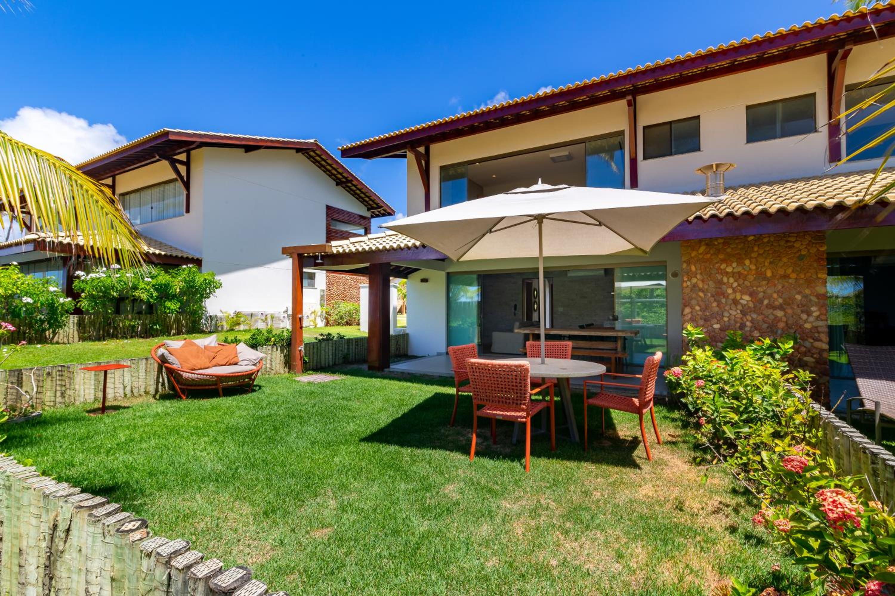 3-bedroom bungalow with garden in Imbassaí