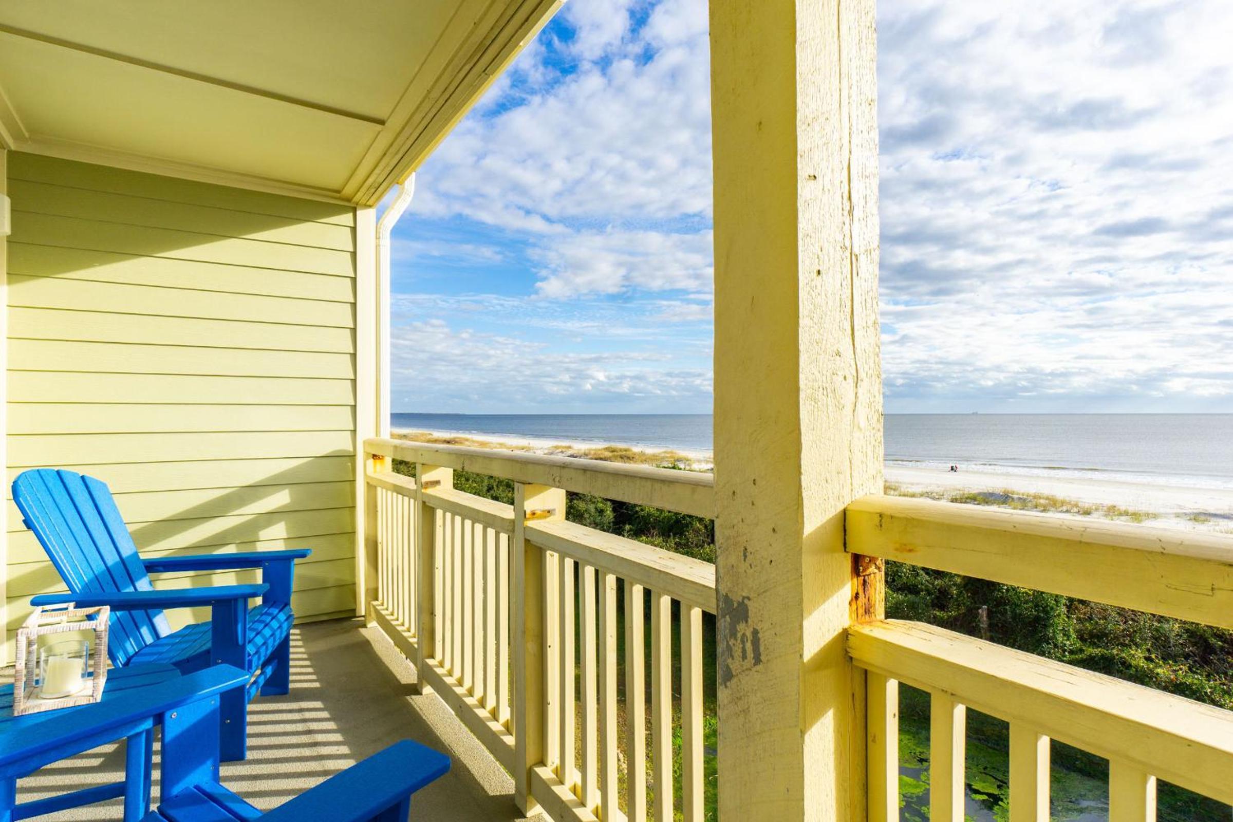 Sea La Vie by Oak Island Accommodations view 4