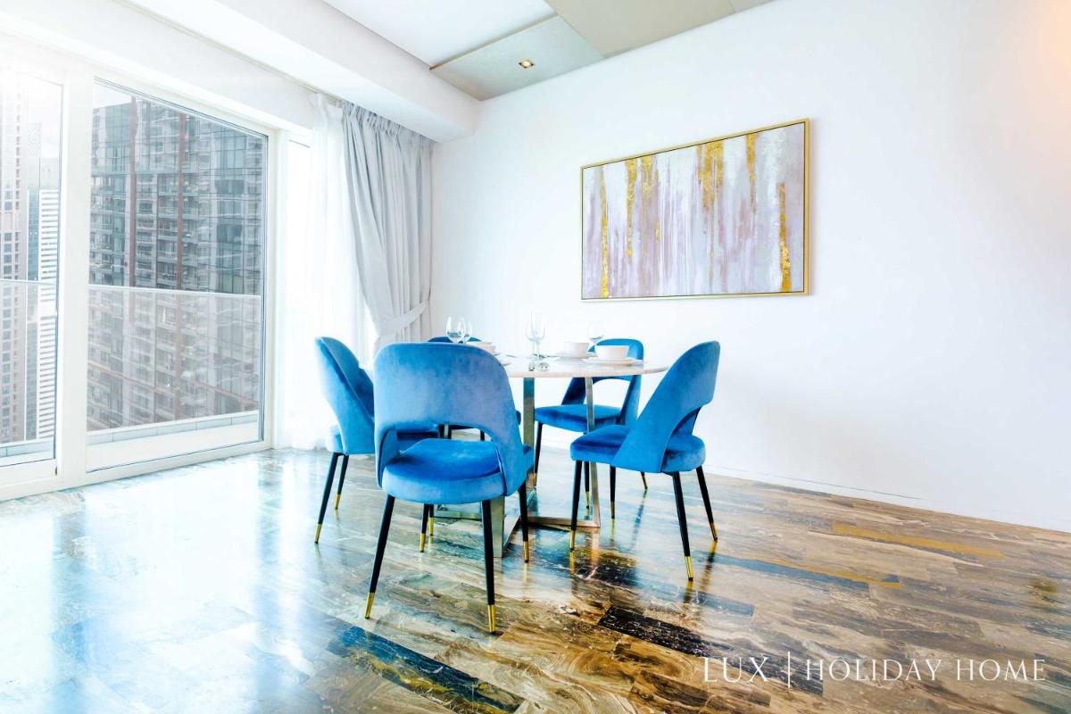 LUX - Lavish Suite with Full Palm Jumeirah View 2