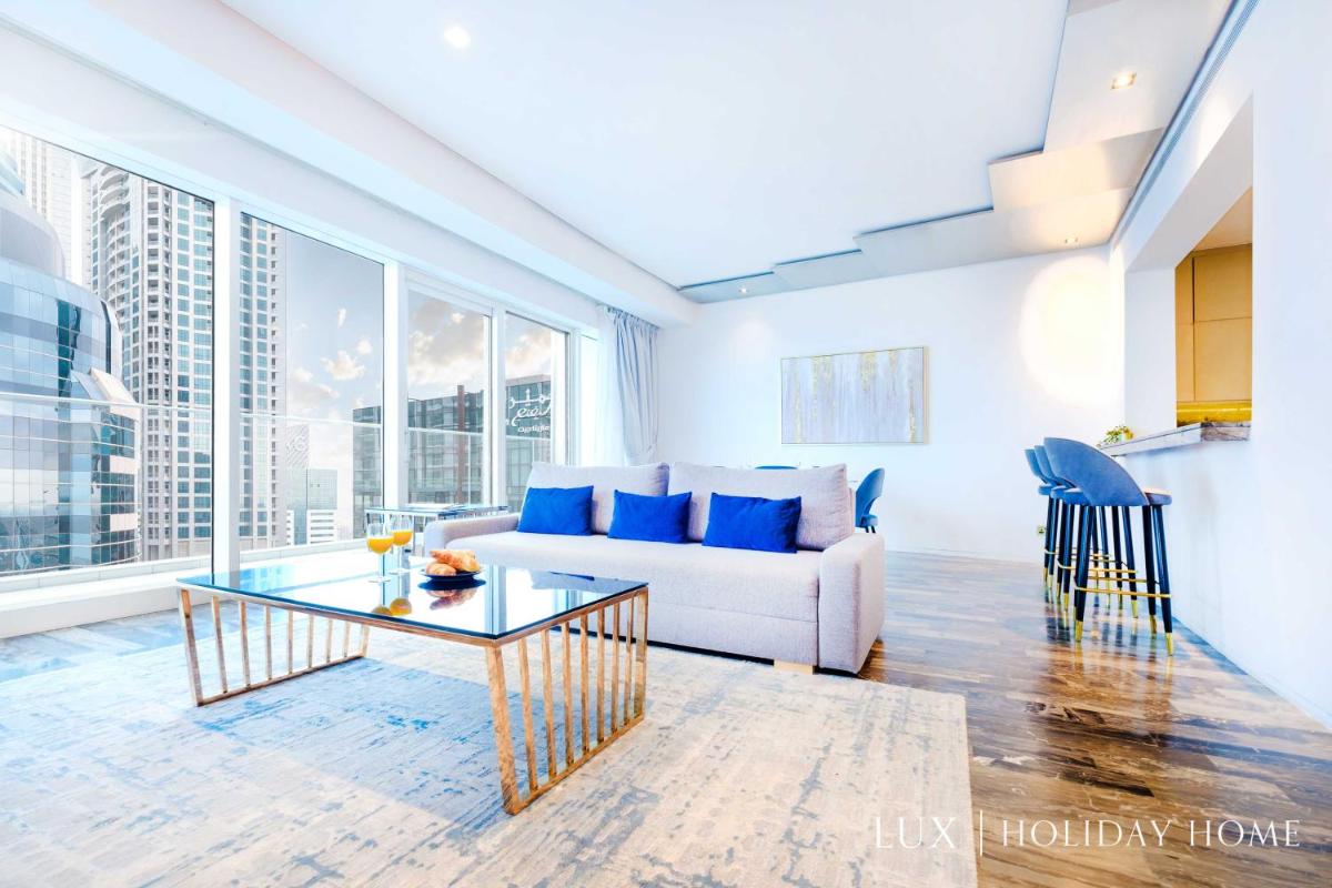 LUX - Lavish Suite with Full Palm Jumeirah View 2
