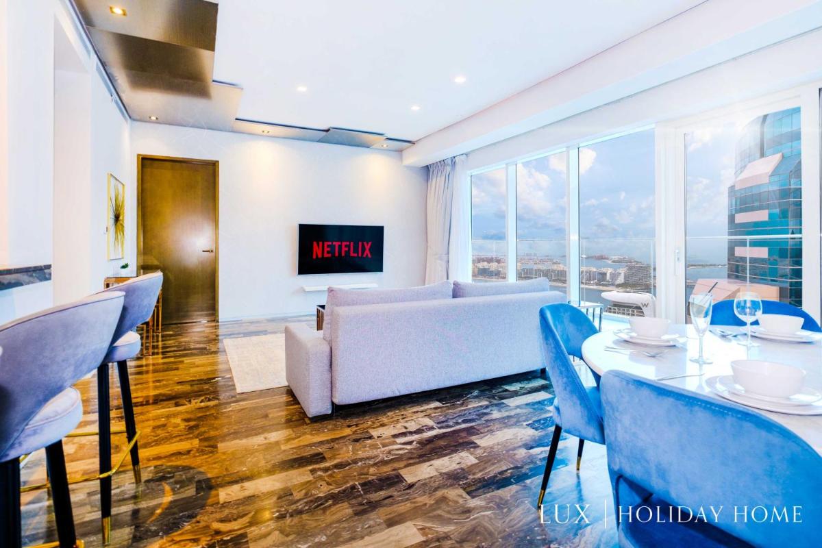 LUX - Lavish Suite with Full Palm Jumeirah View 2