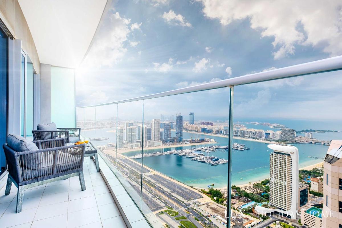 LUX - Lavish Suite with Full Palm Jumeirah View 2