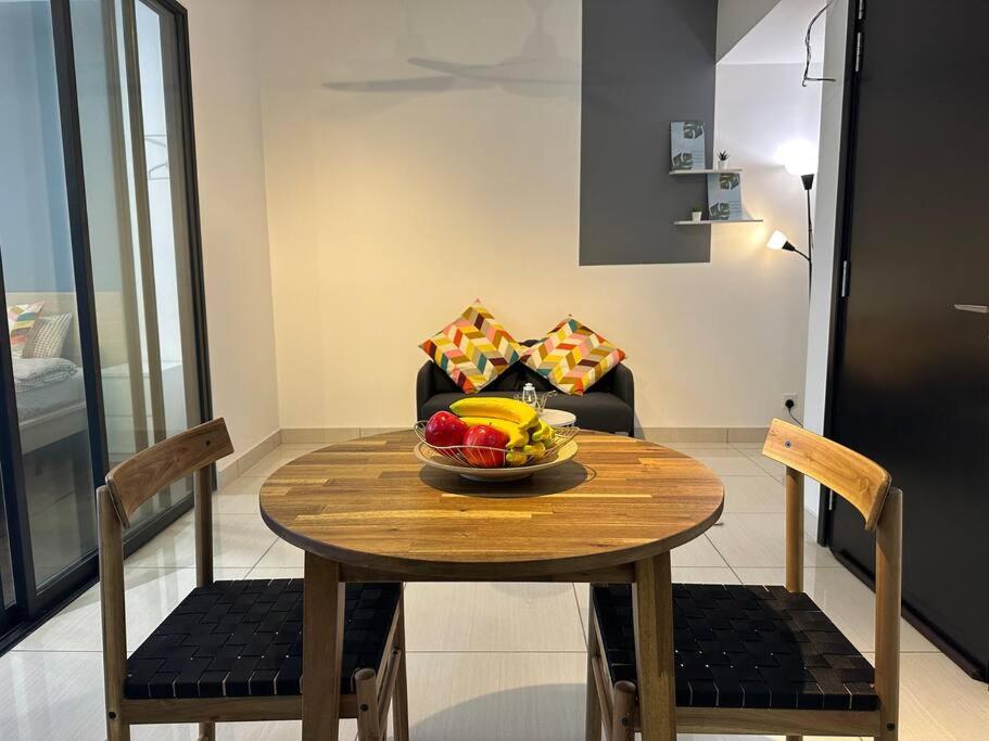 Almas Suites Modern Studio Netflix 100mbps By STAY photo 7