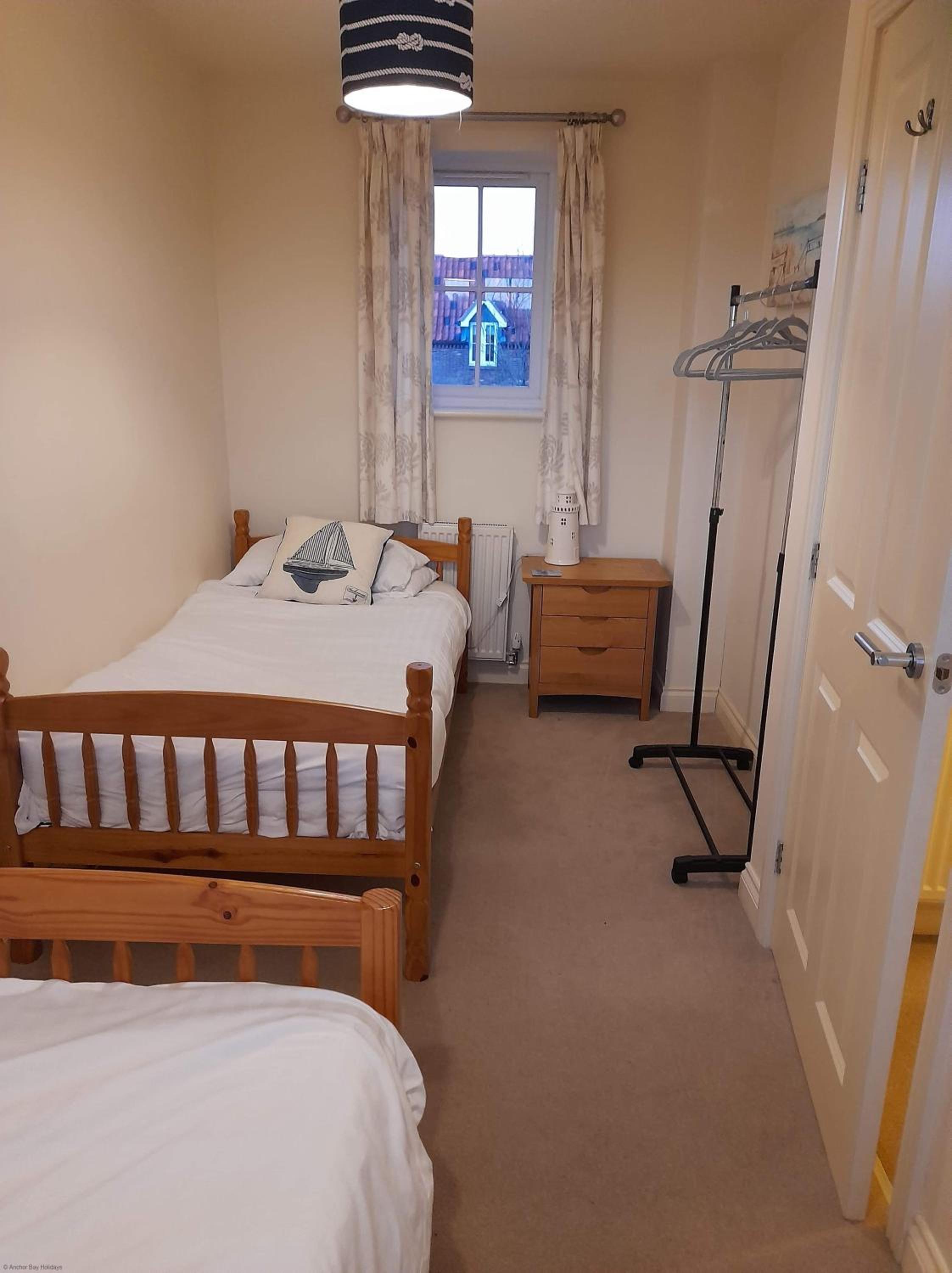 Snowdrop Cottage - Part of the The Bay Filey Holiday Village with pool, gym and direct beach access, pub, restaurant, tennis and meadows walks