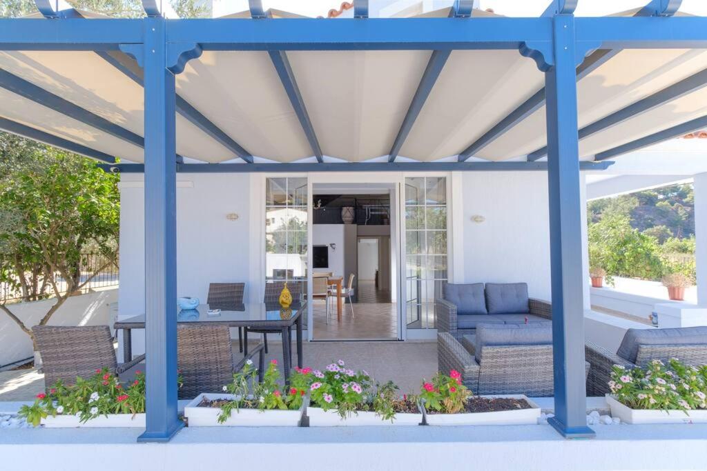 Lefkathia Beach Villa - Gated Beach-Front Private Villa at Lefkathia Beach, Chios!