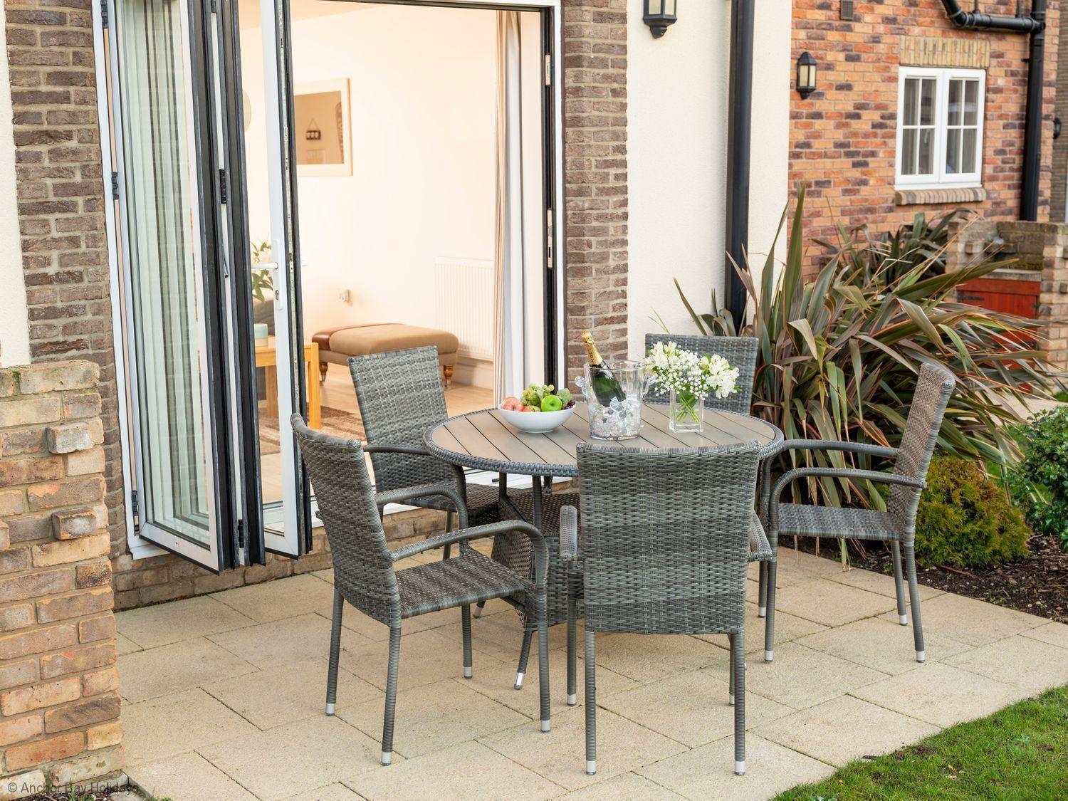 A Wave From It All - Part of the The Bay Filey Holiday Village with pool, gym and direct beach access, pub, restaurant, tennis and meadows walks view 4