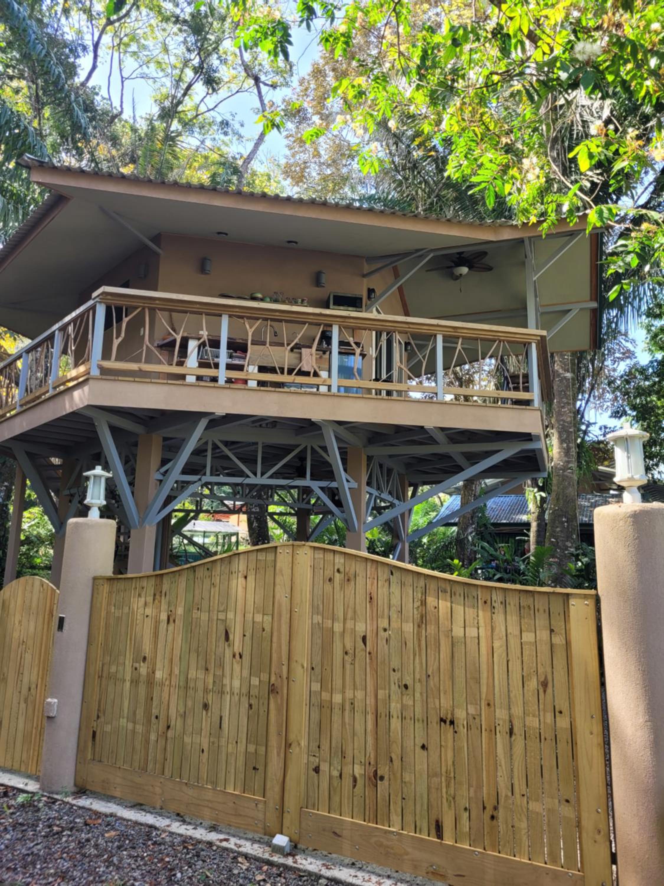 Treehouse La Hierba, Pavones