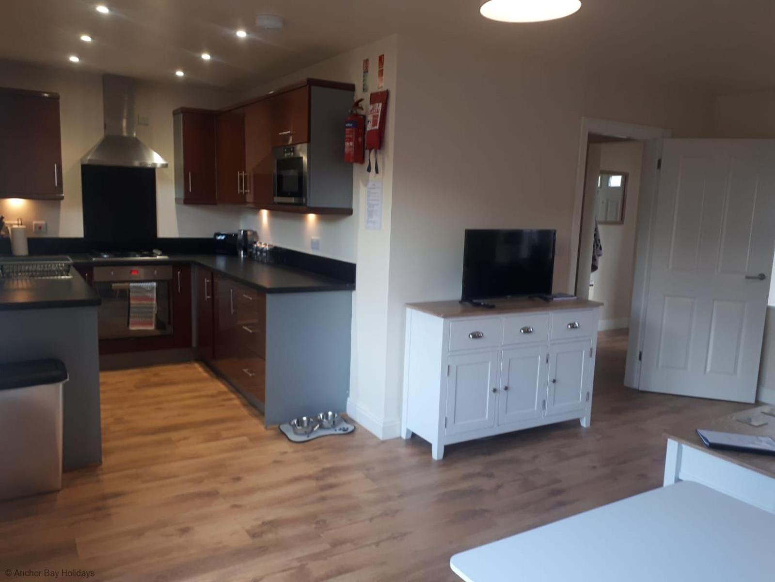 Bluebell Cottage - Part of the The Bay Filey Holiday Village with pool, gym and direct beach access, pub, restaurant, tennis and meadows walks