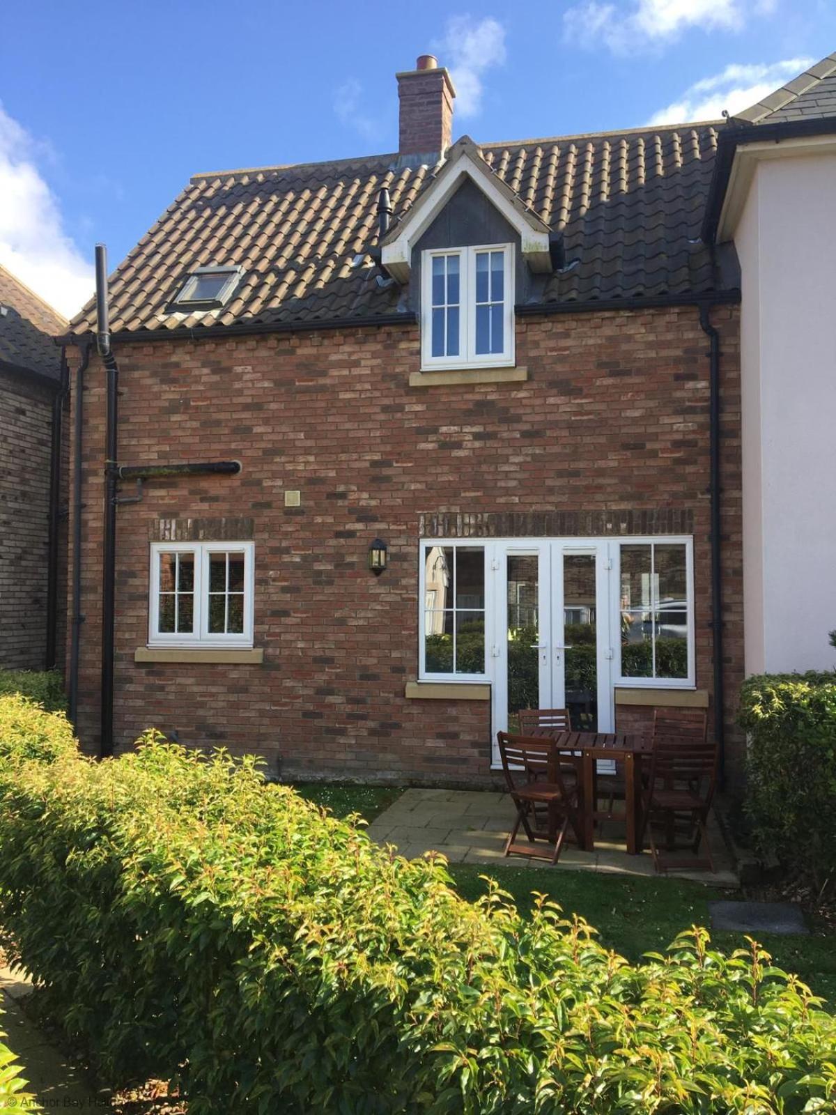 Bluebell Cottage - Part of the The Bay Filey Holiday Village with pool, gym and direct beach access, pub, restaurant, tennis and meadows walks