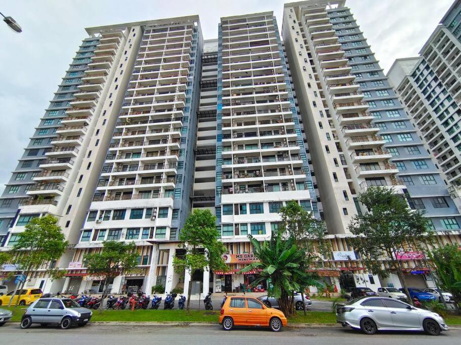 0505 The Garden Residences wifiNetflix By STAY