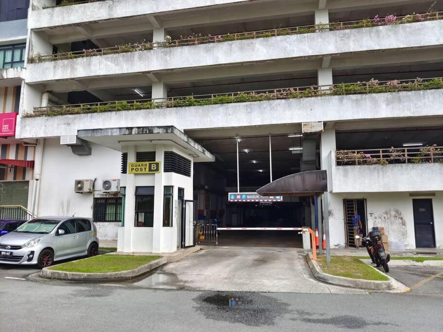 0505 The Garden Residences wifiNetflix By STAY
