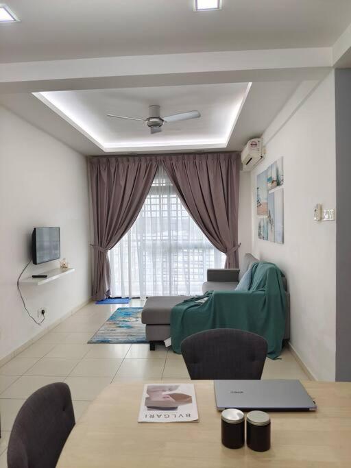 0505 The Garden Residences wifiNetflix By STAY