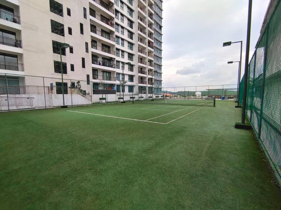 0505 The Garden Residences wifiNetflix By STAY