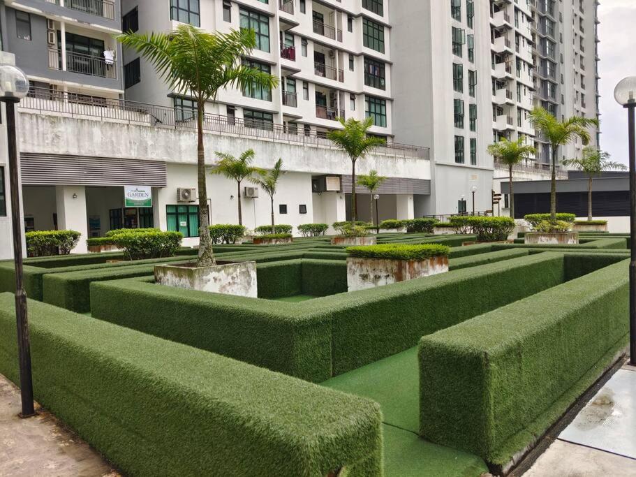 0505 The Garden Residences wifiNetflix By STAY