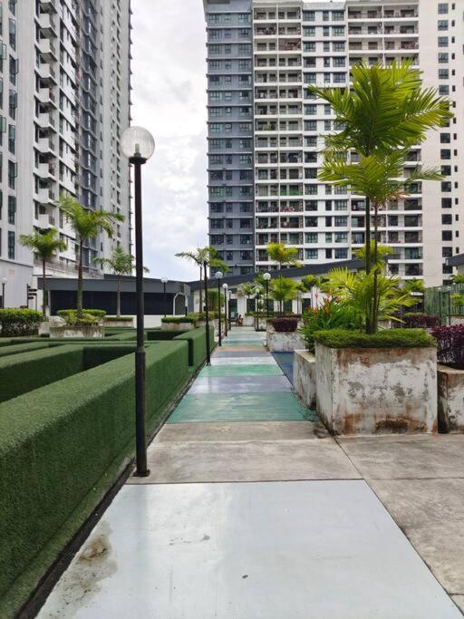 0505 The Garden Residences wifiNetflix By STAY