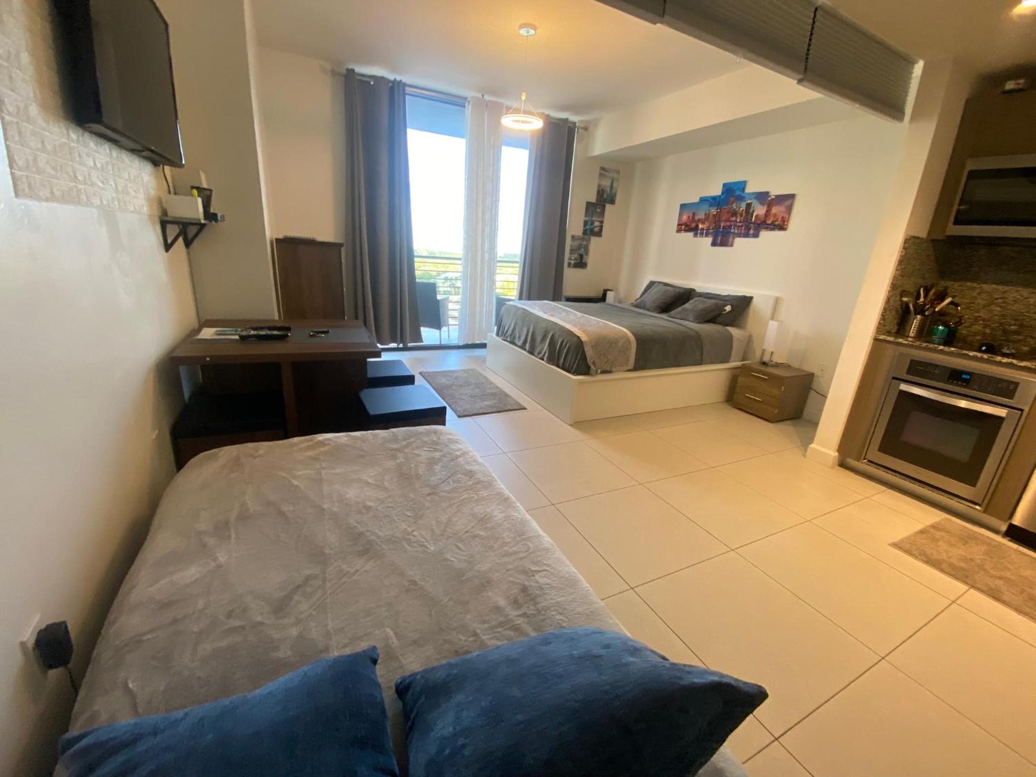 5350 Park inn Suite